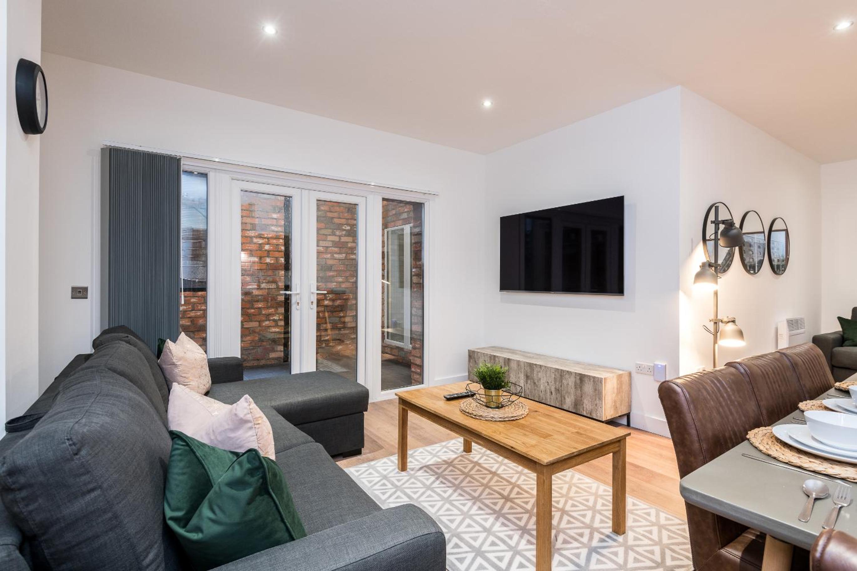 Apartment with Terrace - Photo 17
