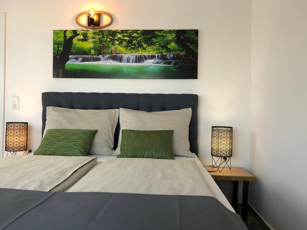 Two-Bedroom Apartment with Balcony and Sea View - Photo 16