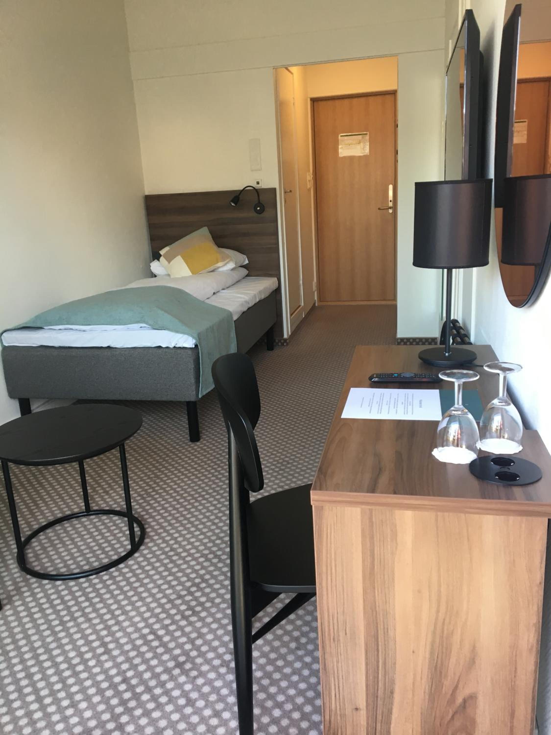 Single Room - Photo 1