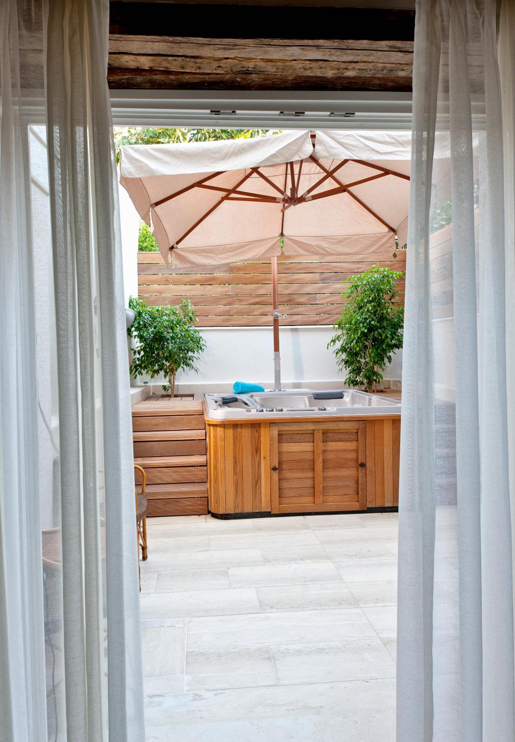 Suite with Spa Access - Estate