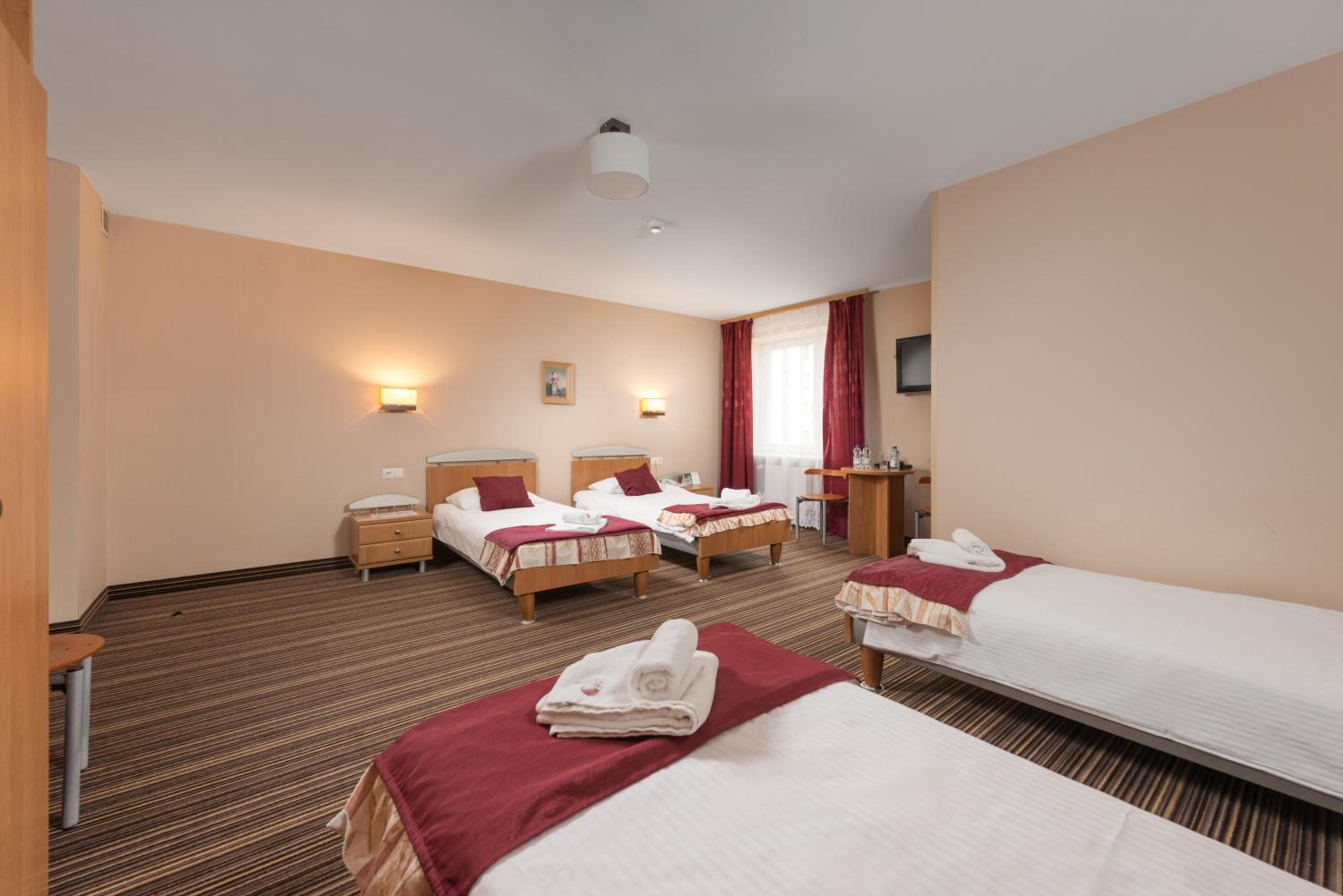Quadruple Room (4 Adults) photo 1