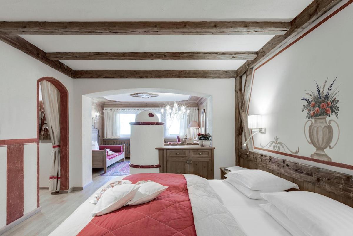 Romantic Double Room with Mountain View