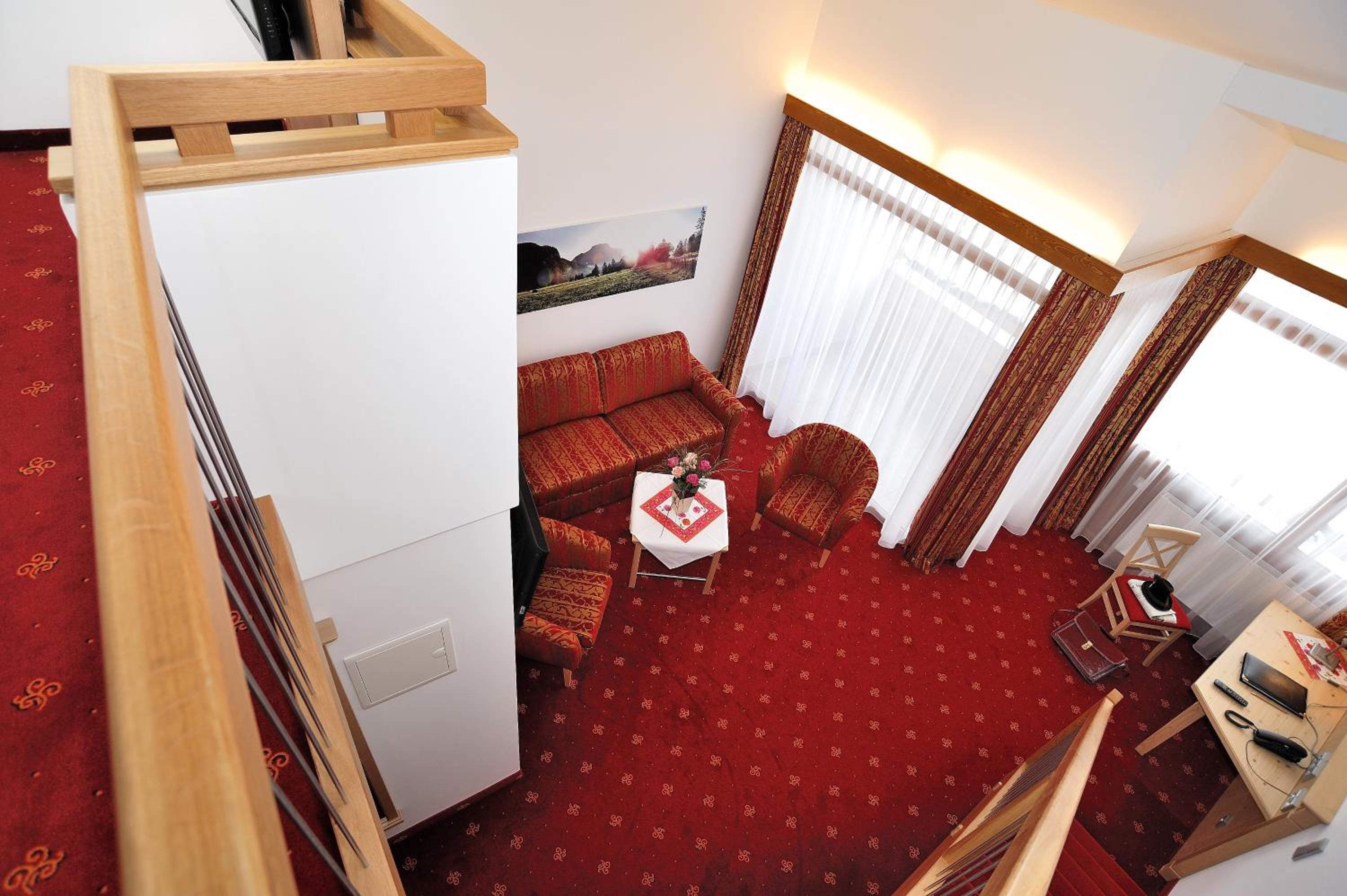 Junior Suite with Mountain View - Photo 2