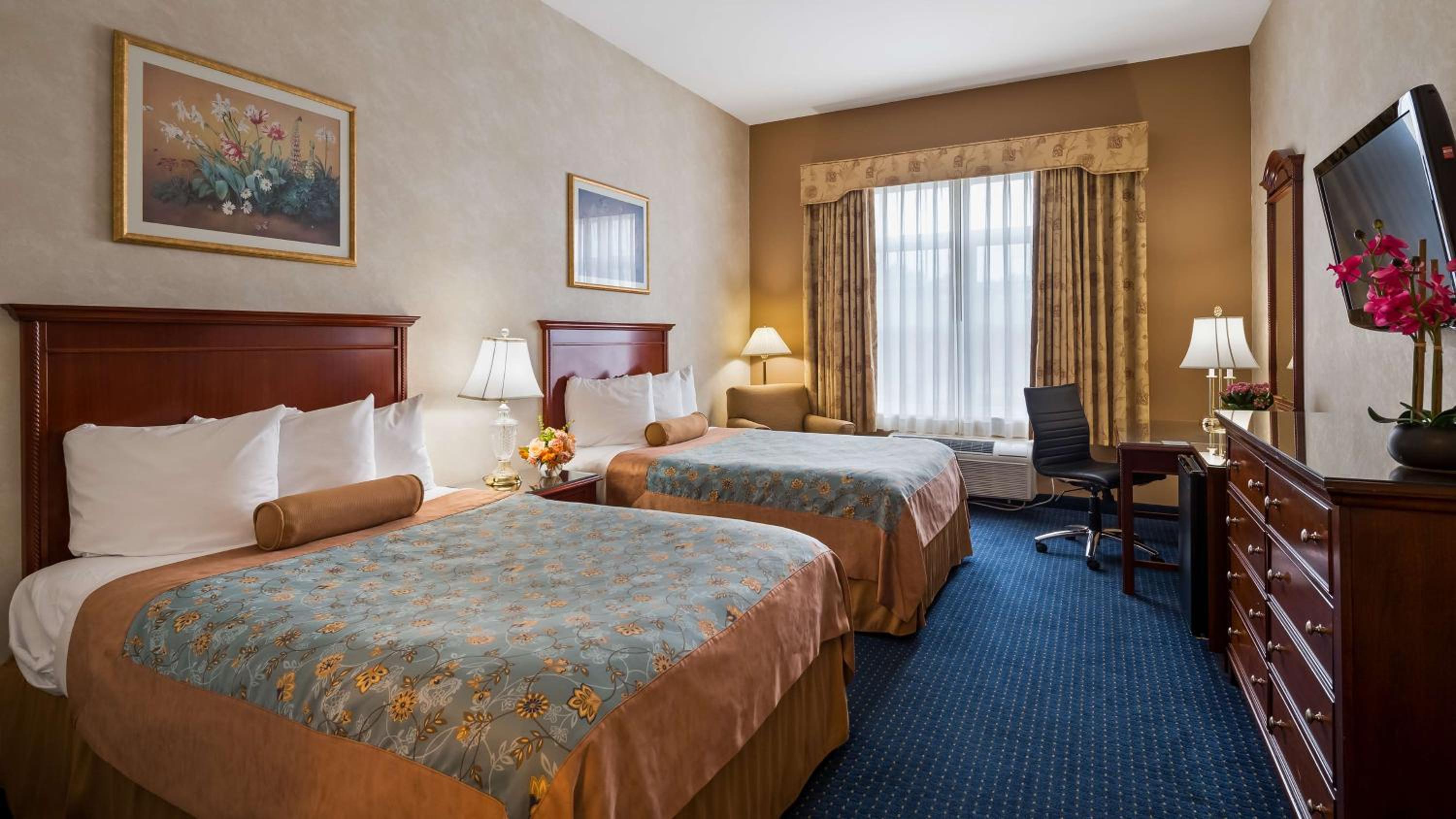 Double Room with Two Double Beds - Photo 2