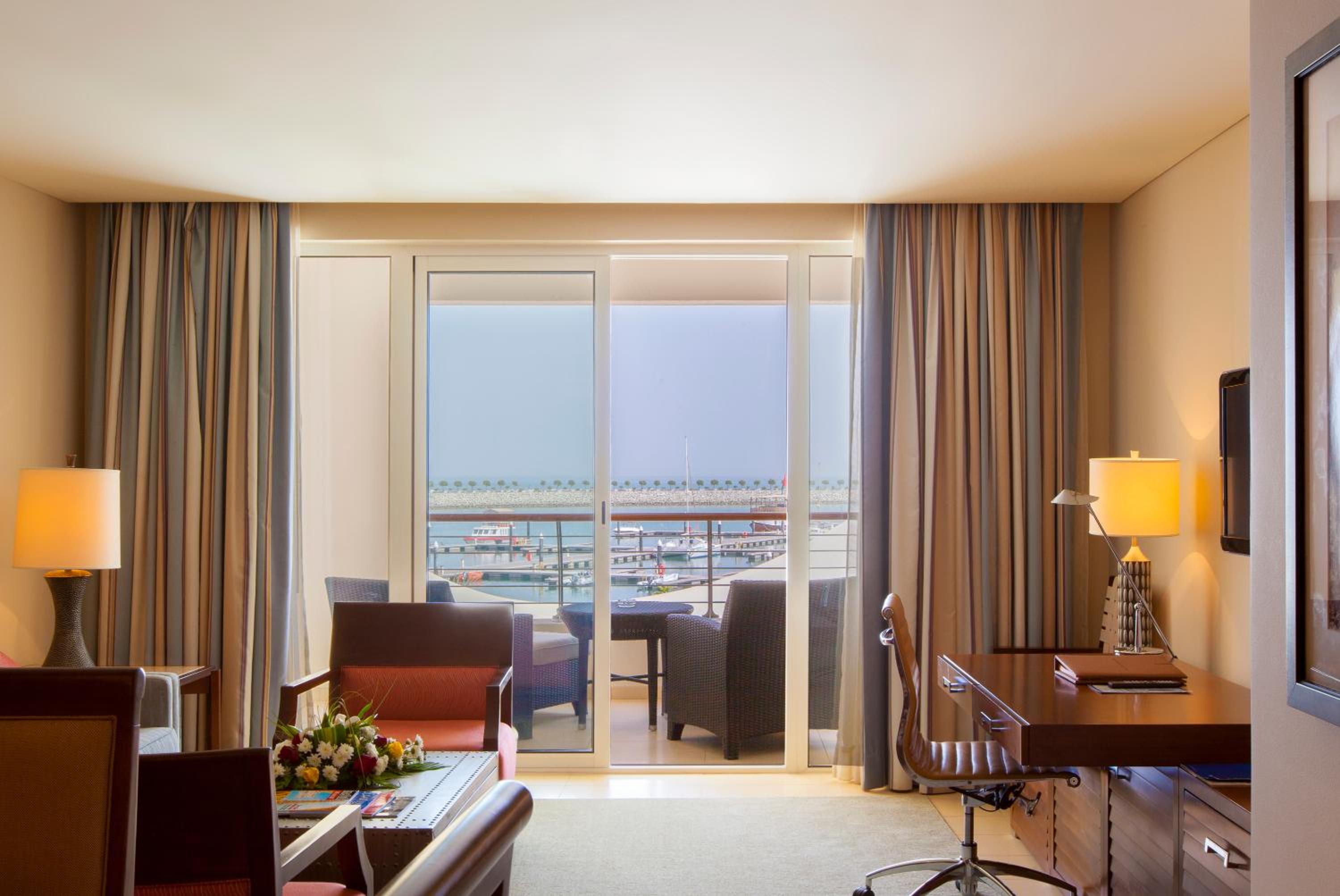One-Bedroom Sea View Apartment photo 1