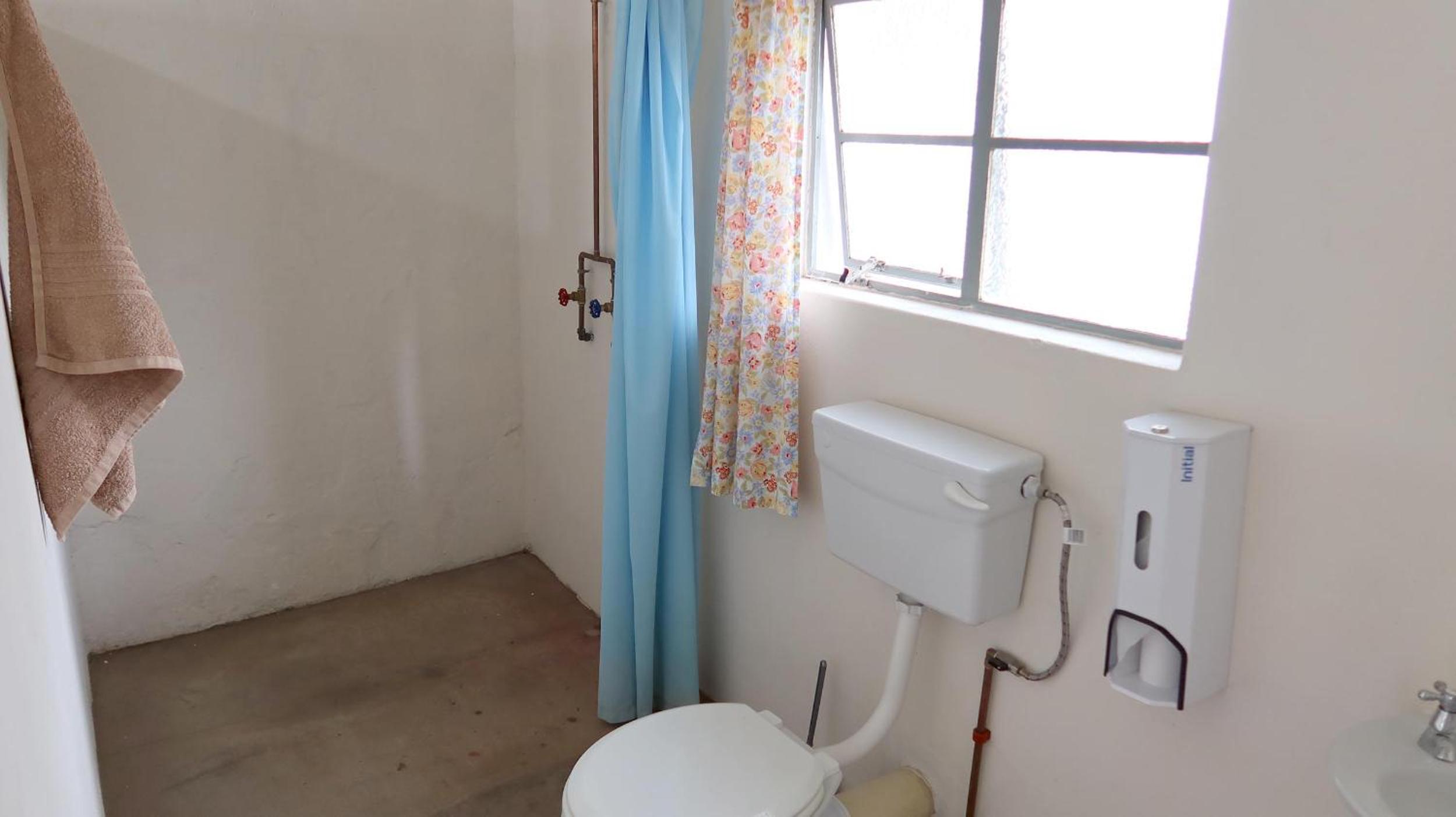 Budget Double Room photo 3