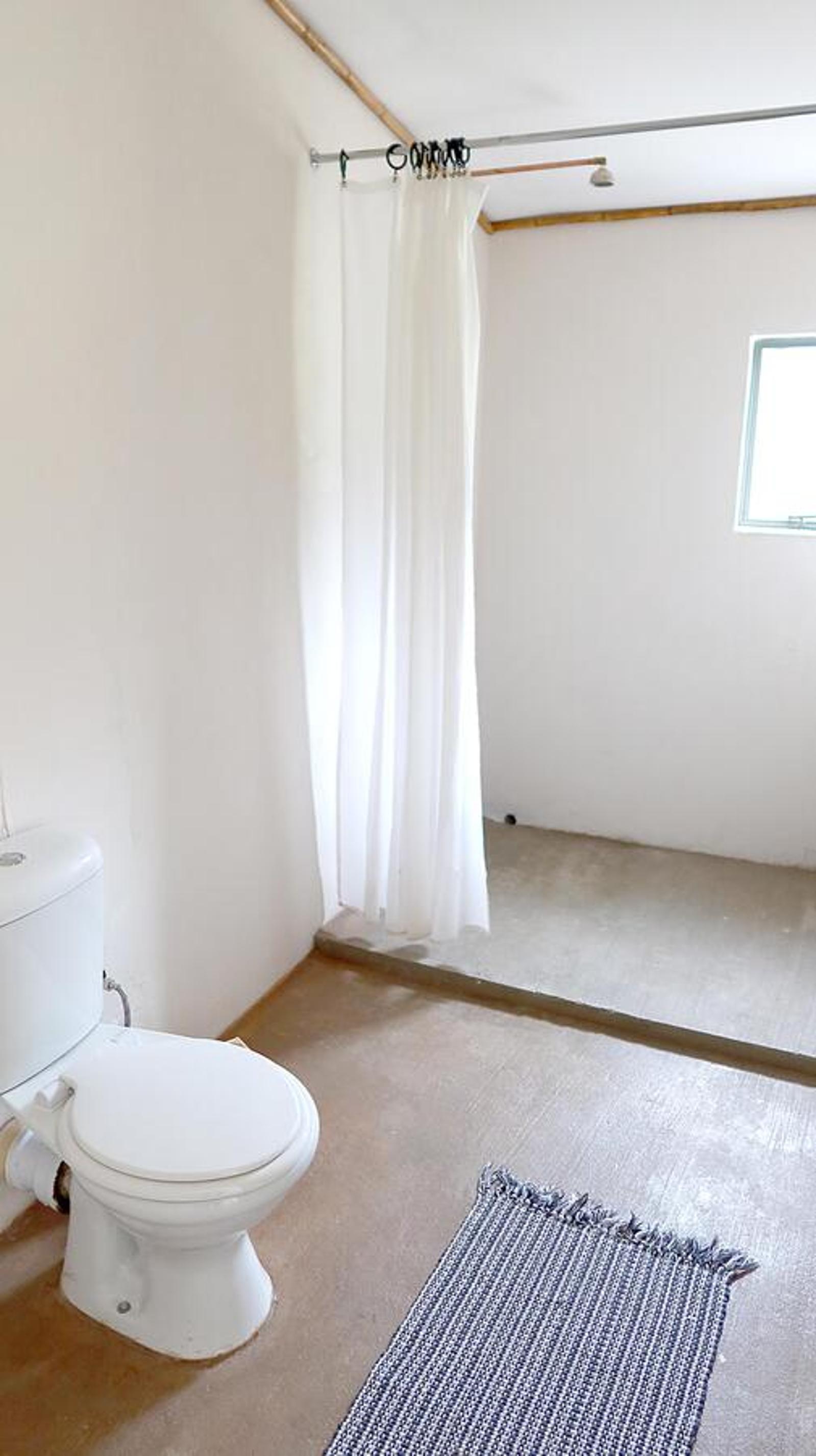 Economy Quadruple Room photo 3