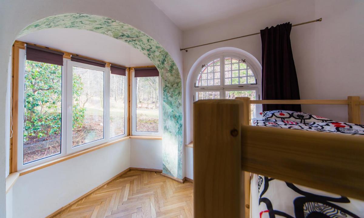 6-Bed Mixed Dormitory Room photo 2