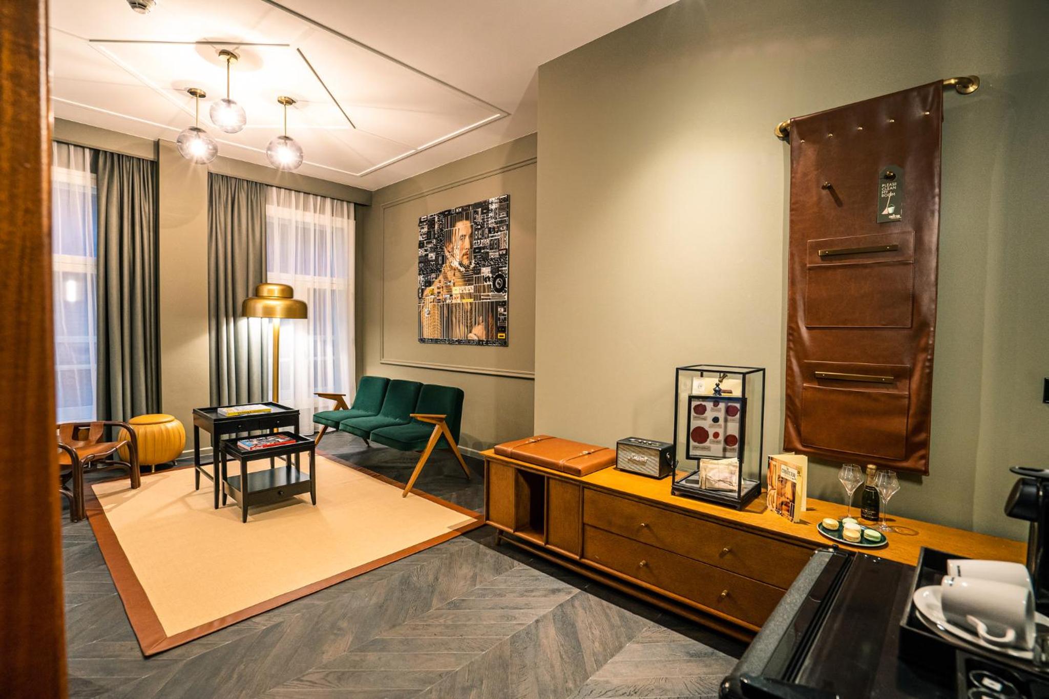 The Collector Loft - Photo 6