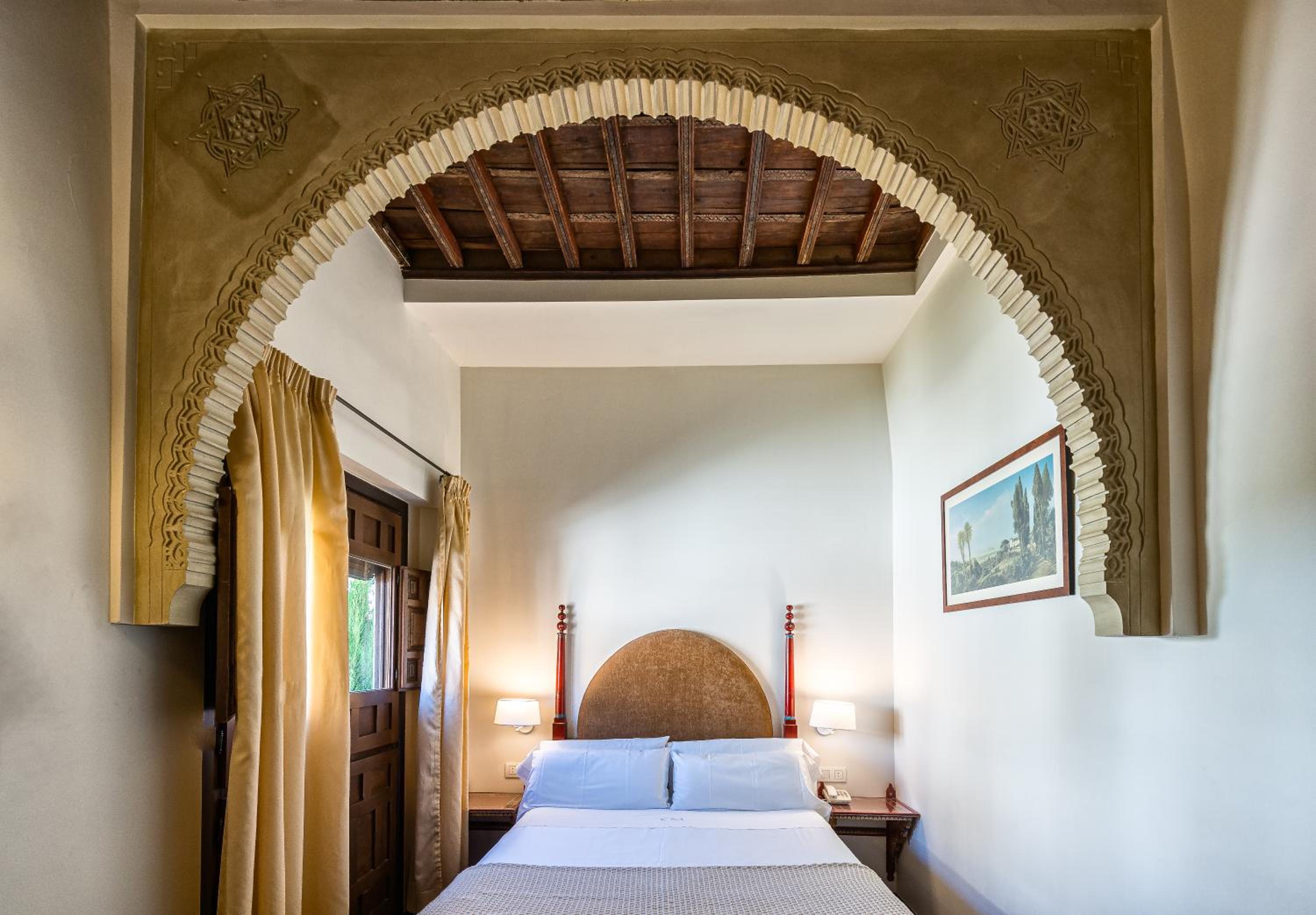 Deluxe Double Room with lateral Alhambra view photo 2