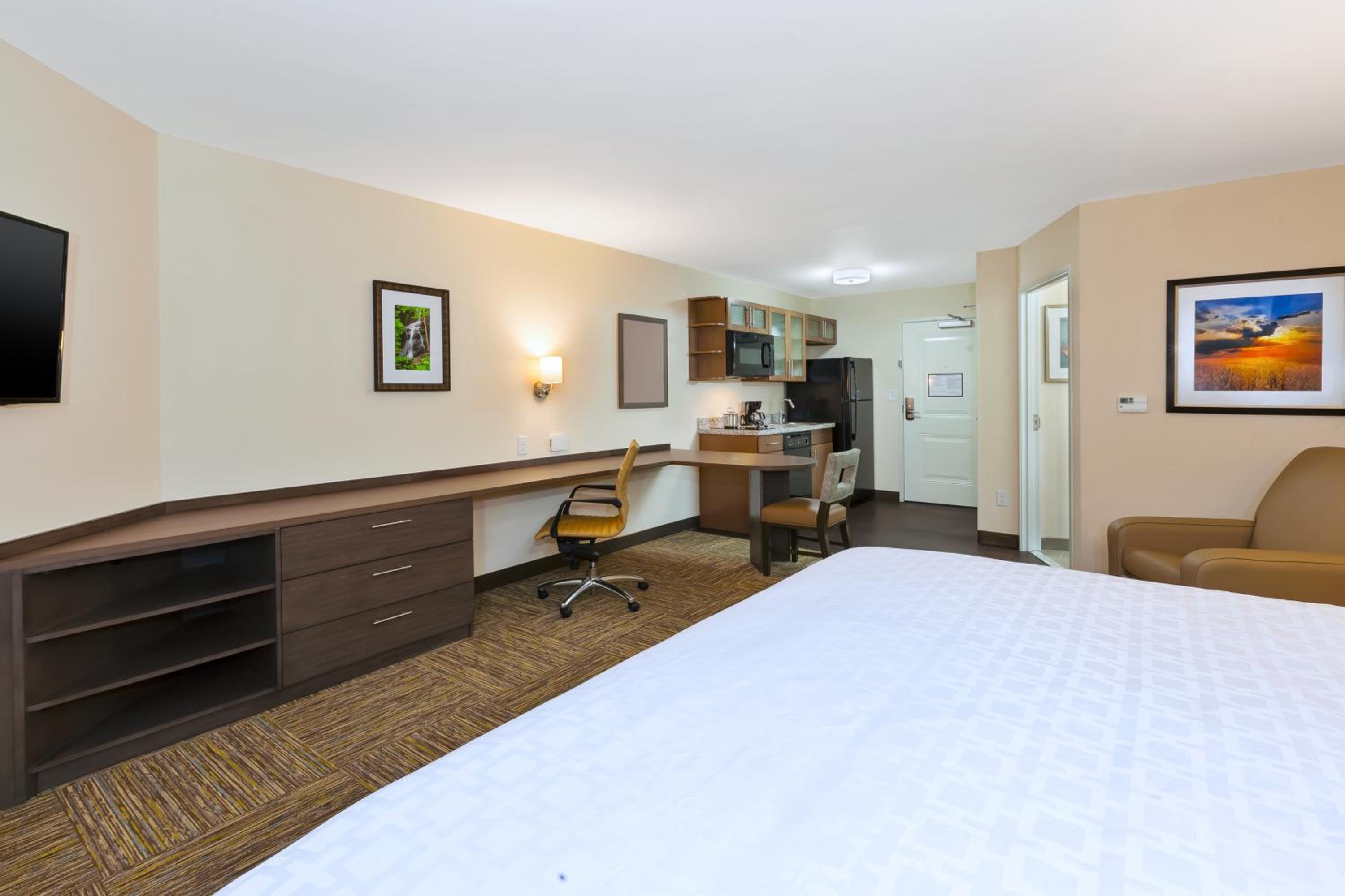 Studio Suite with Two Queen Beds - Photo 6