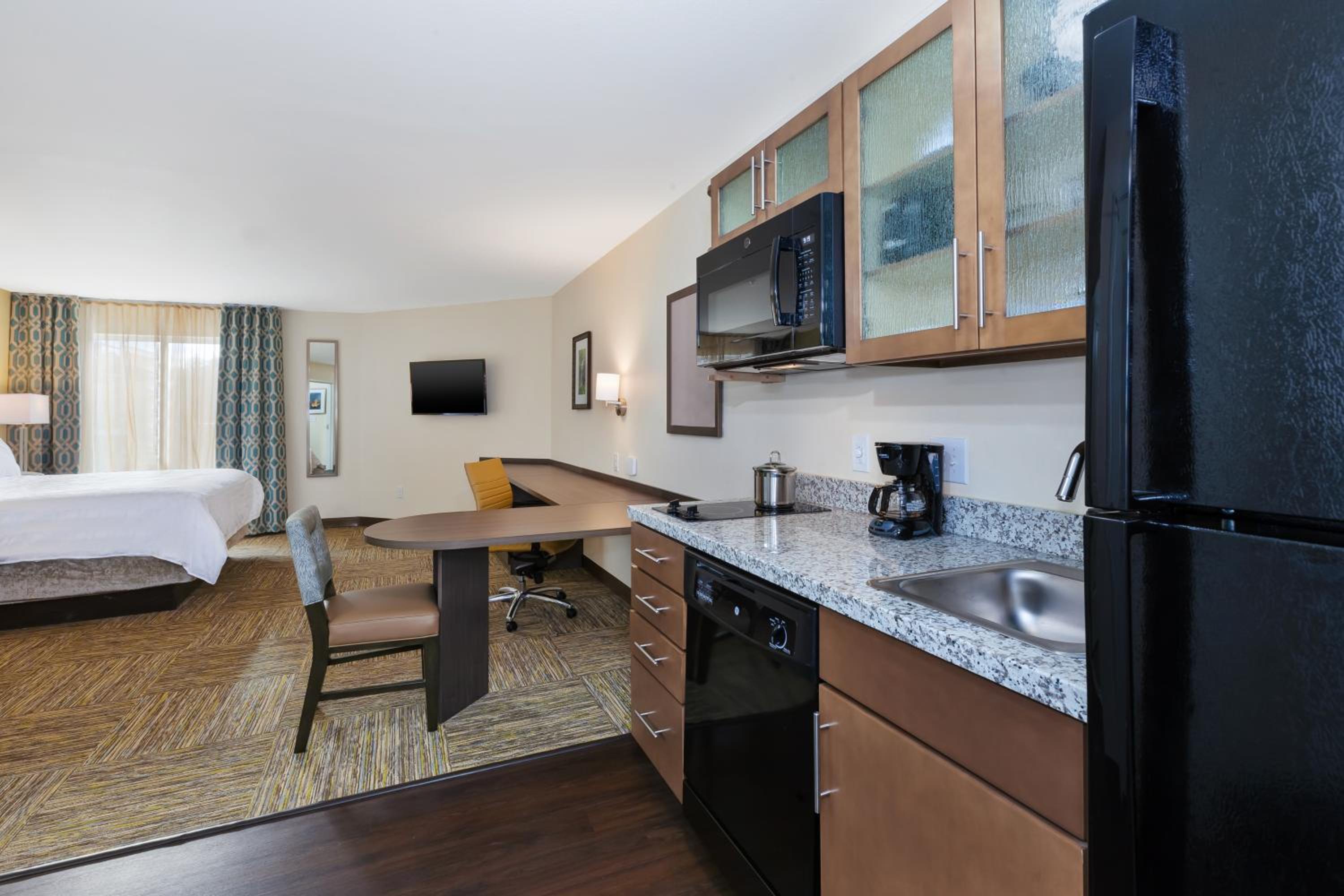Studio Suite - Photo 7