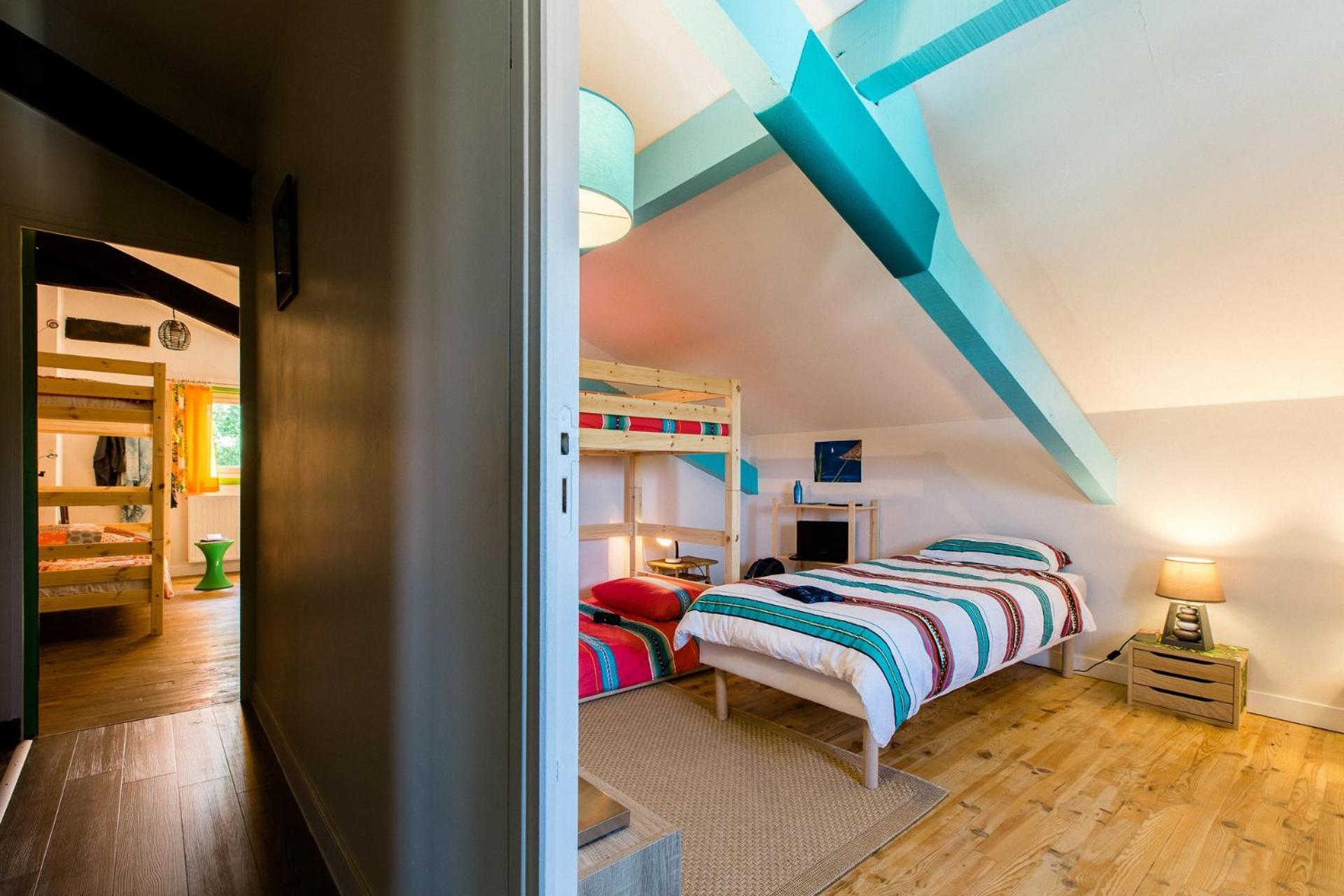 Bed in 5-Bed Dormitory Room photo 2