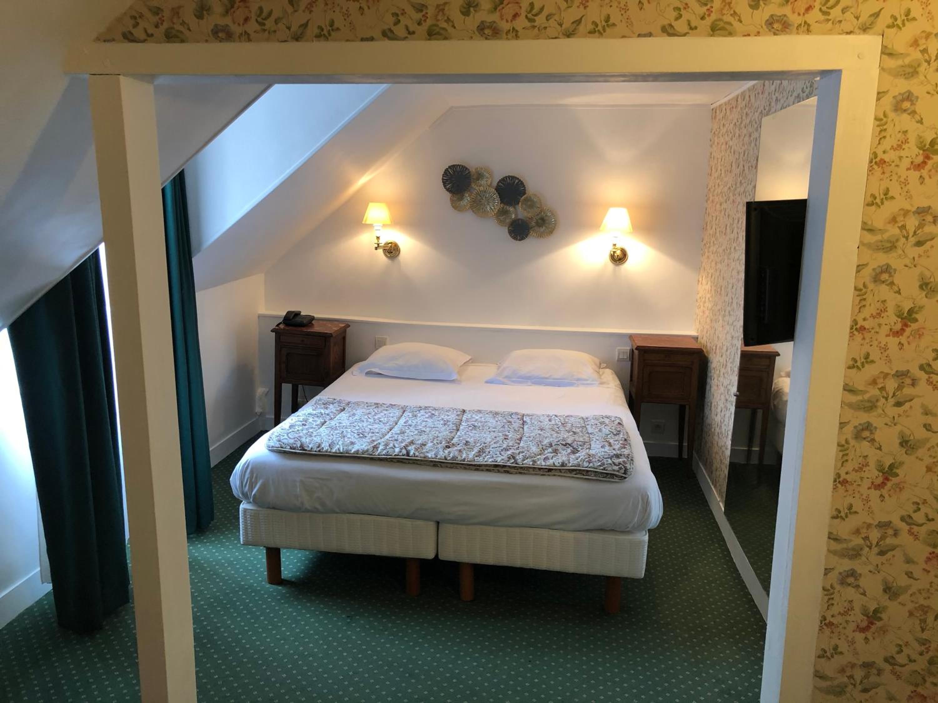 Double Room - Photo 2