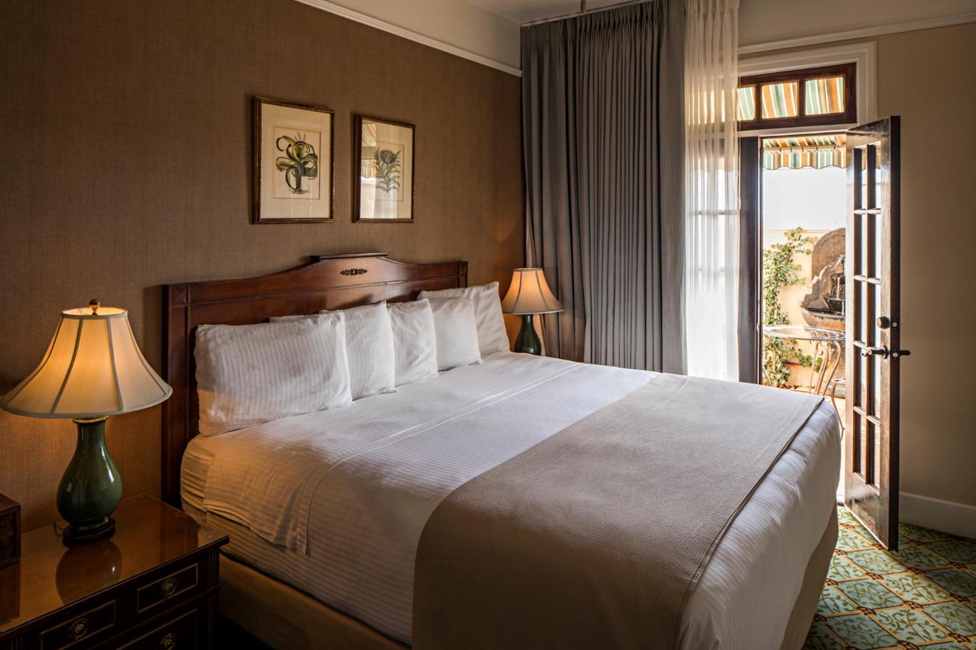 Deluxe King Room