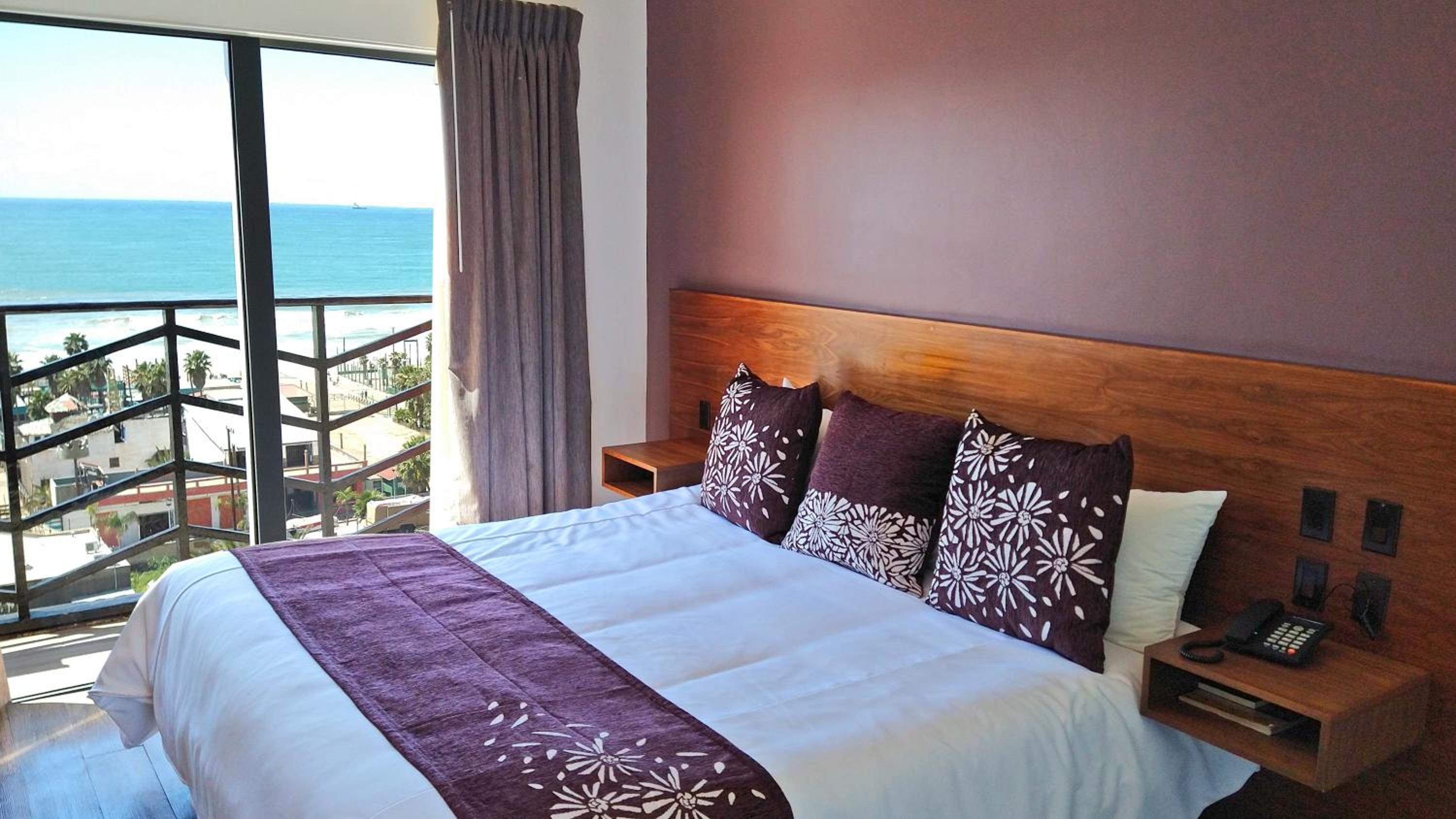 Superior Room 1 King Ocean View - Photo 1