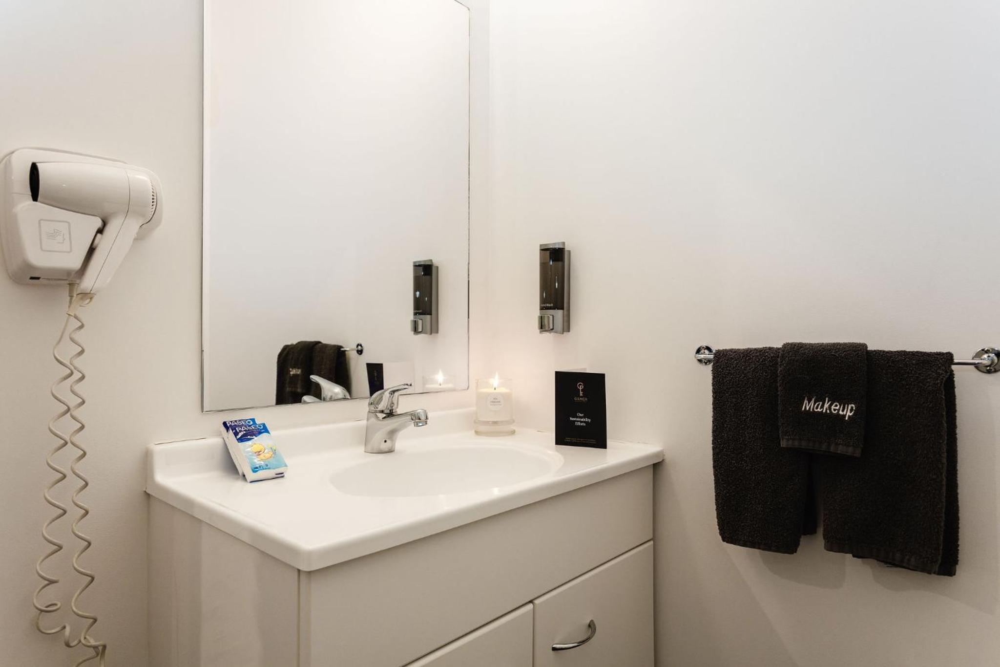 Two-Bedroom Apartment - Photo 9