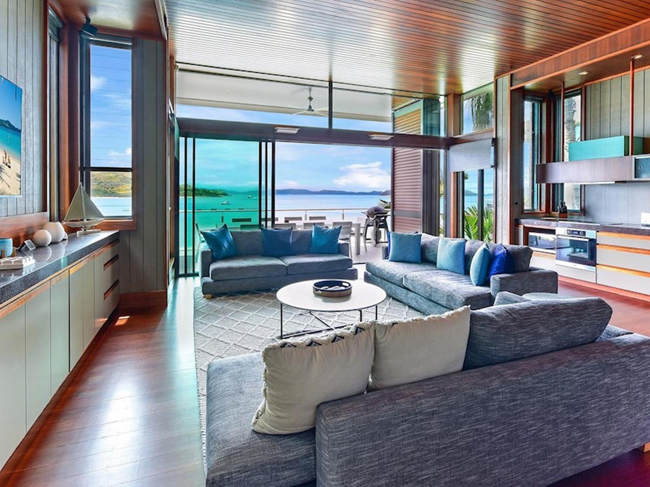 4 bedroom sea view front row villa – Villa 20