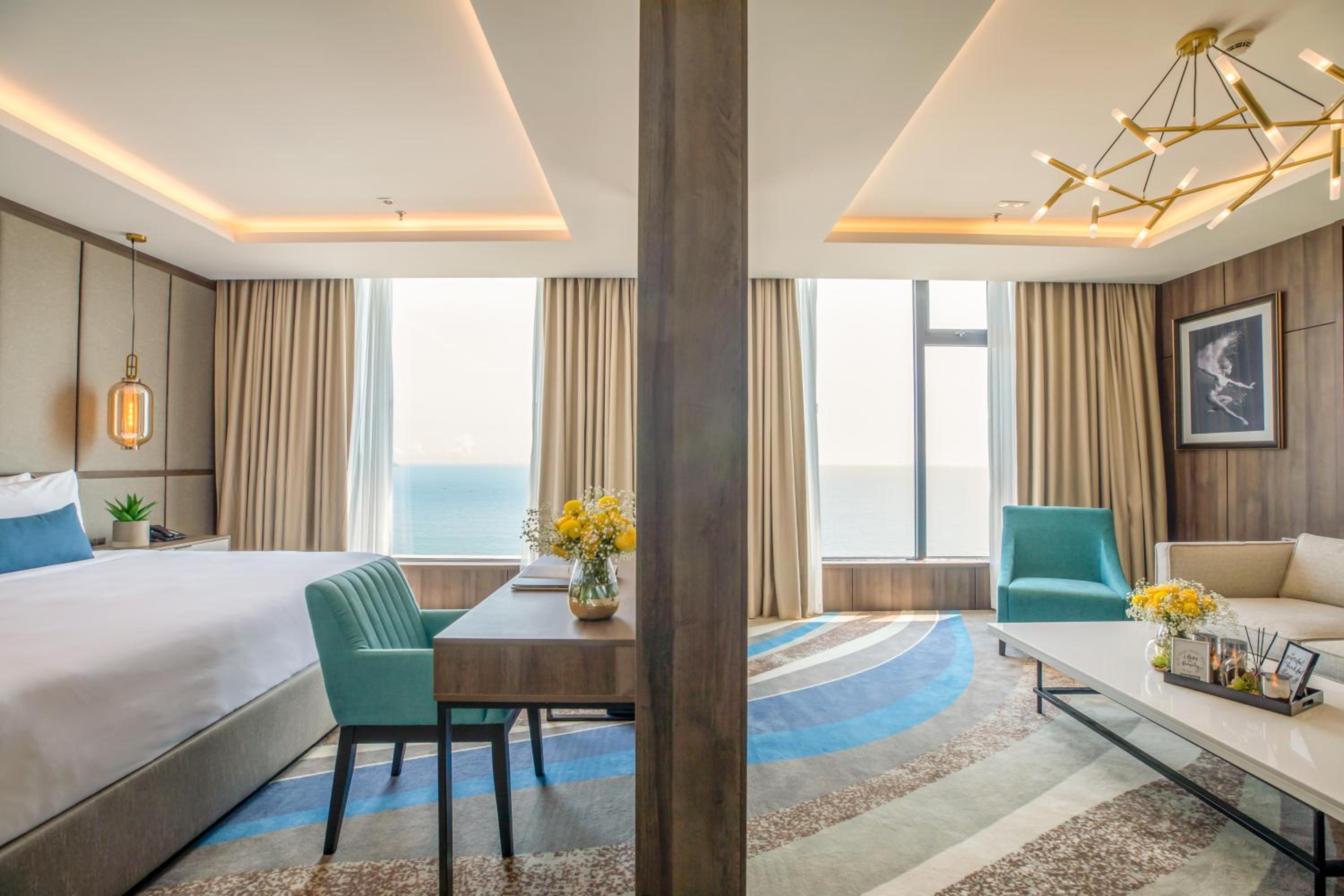 Ocean Penhouse with Sea View - Photo 4