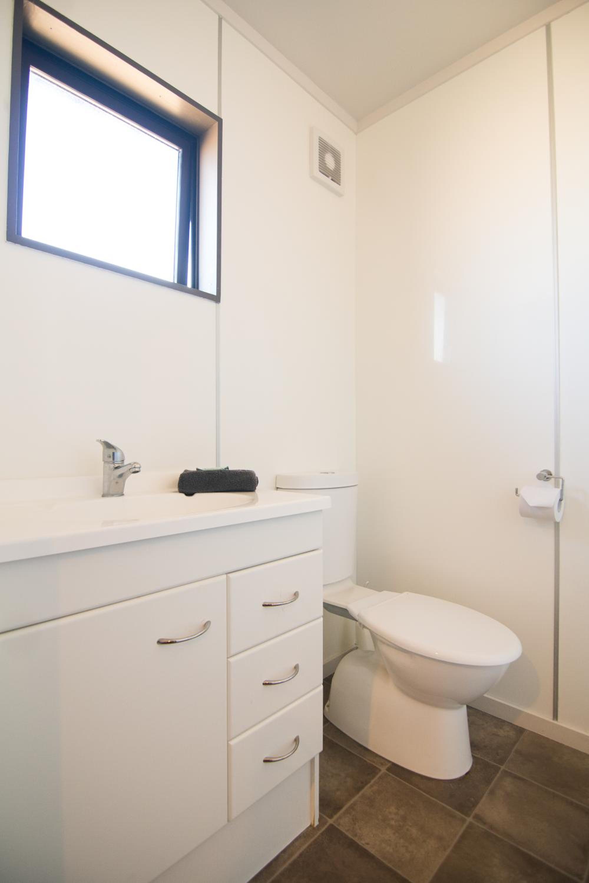 One-Bedroom Apartment - Photo 2