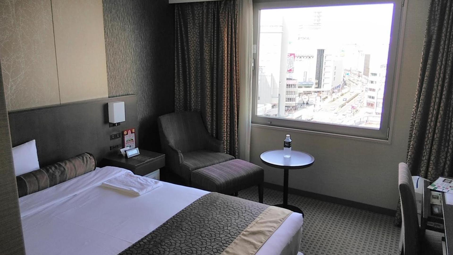 Superior Single Room with Queen Bed - Non-Smoking photo 1