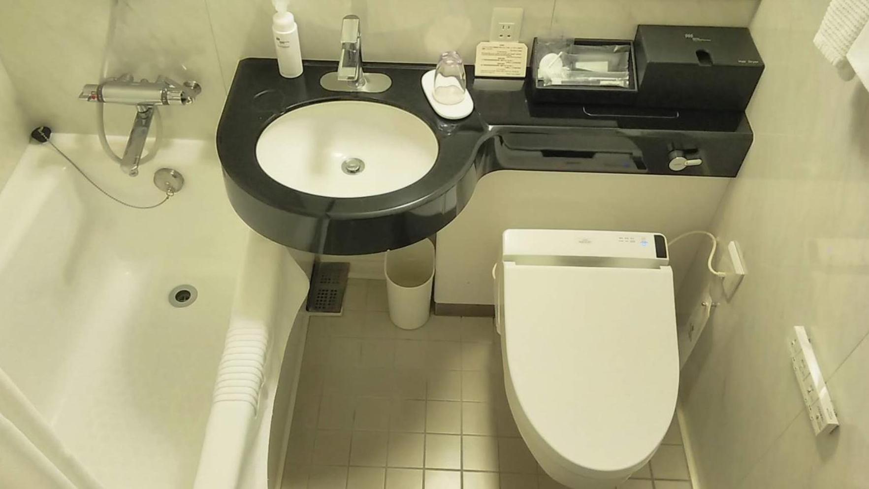 Superior Single Room with Queen Bed - Non-Smoking photo 2