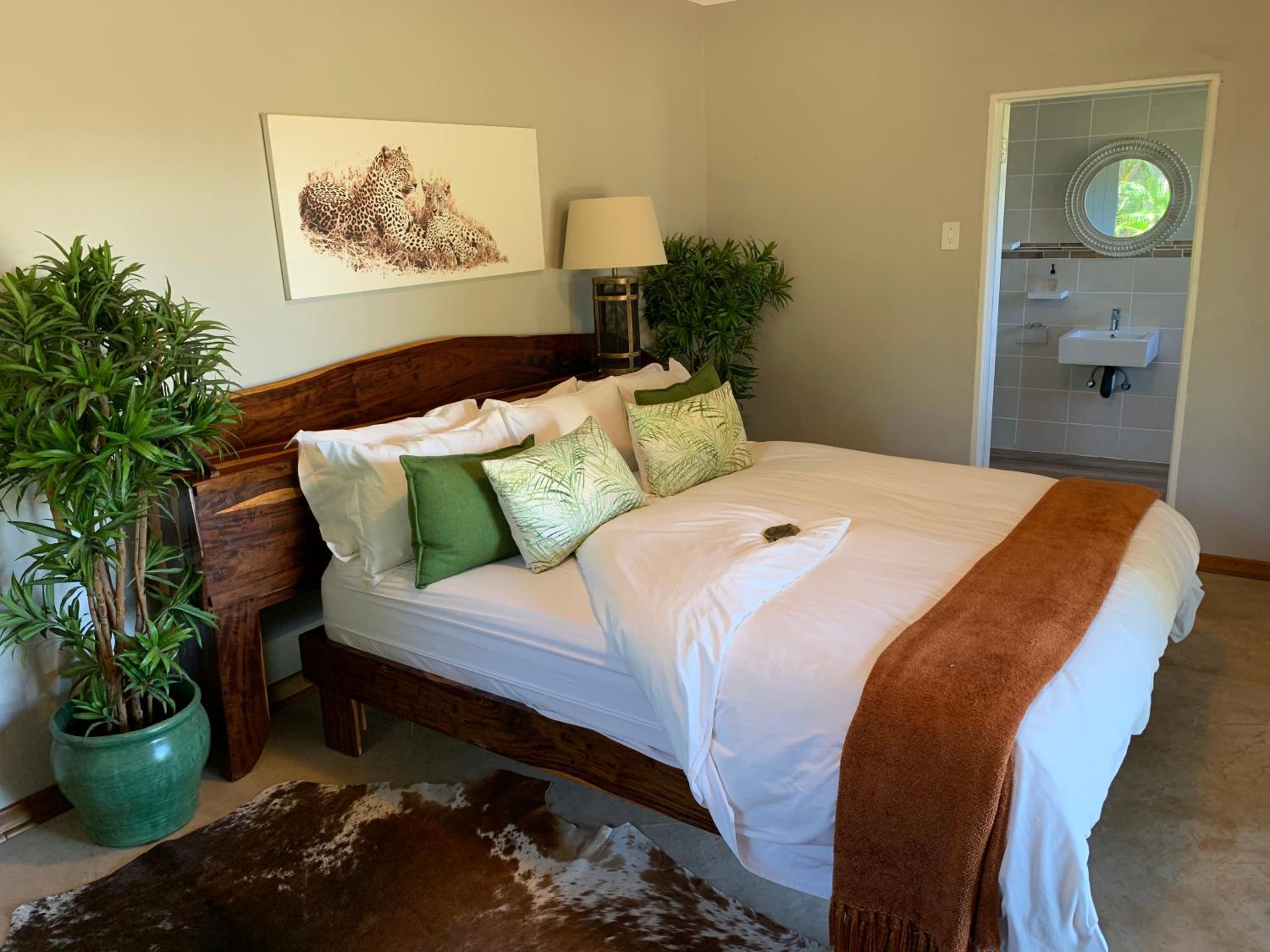 Three-Bedroom House photo 2