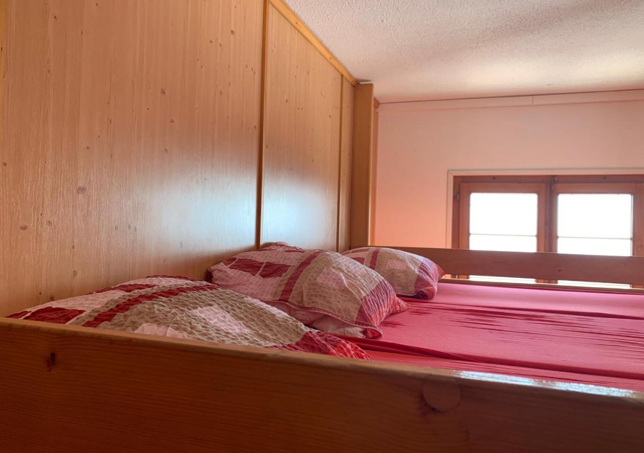 Mixed Dormitory Room