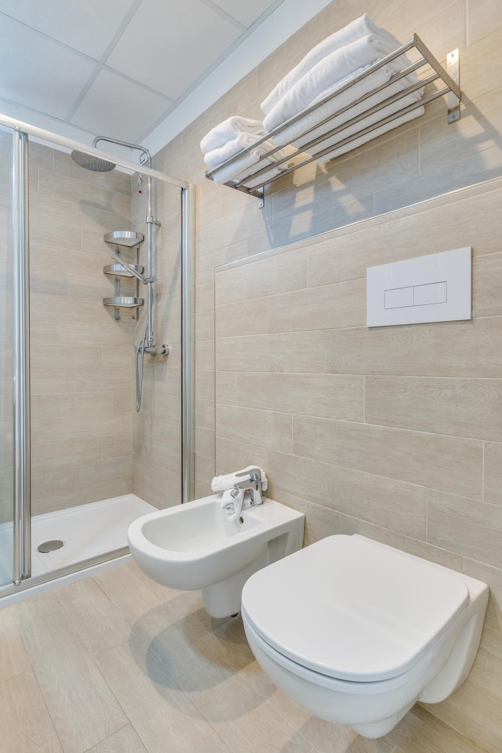 Triple Room - Photo 7