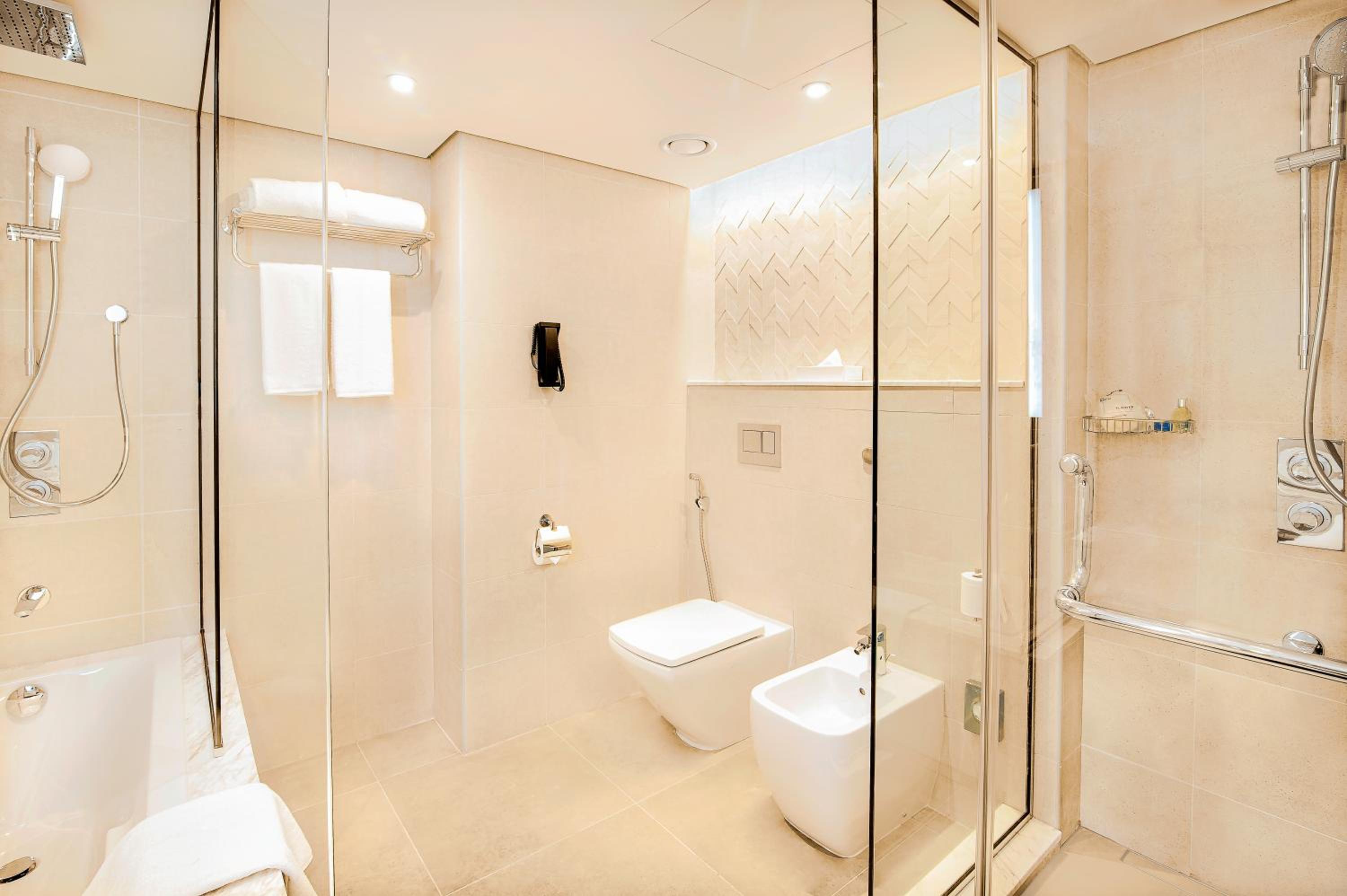 Premium Suite with Sea View and Lounge Access Including Complimentary access to Surf Pool, Adventure Park, Wave Pool and Lazy River — photo 4