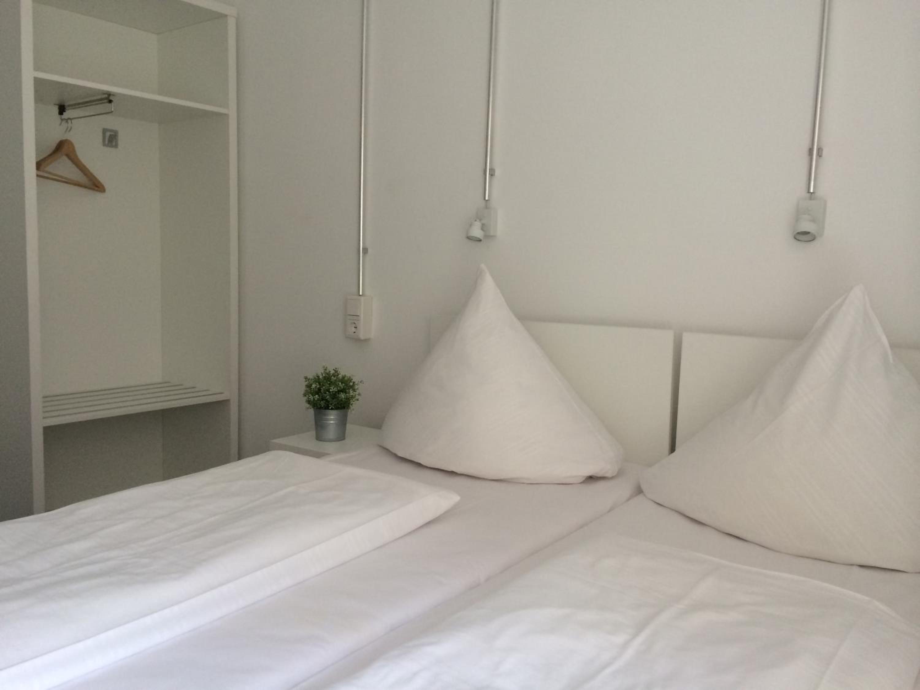 Double or Twin Room with Private Bathroom photo 3