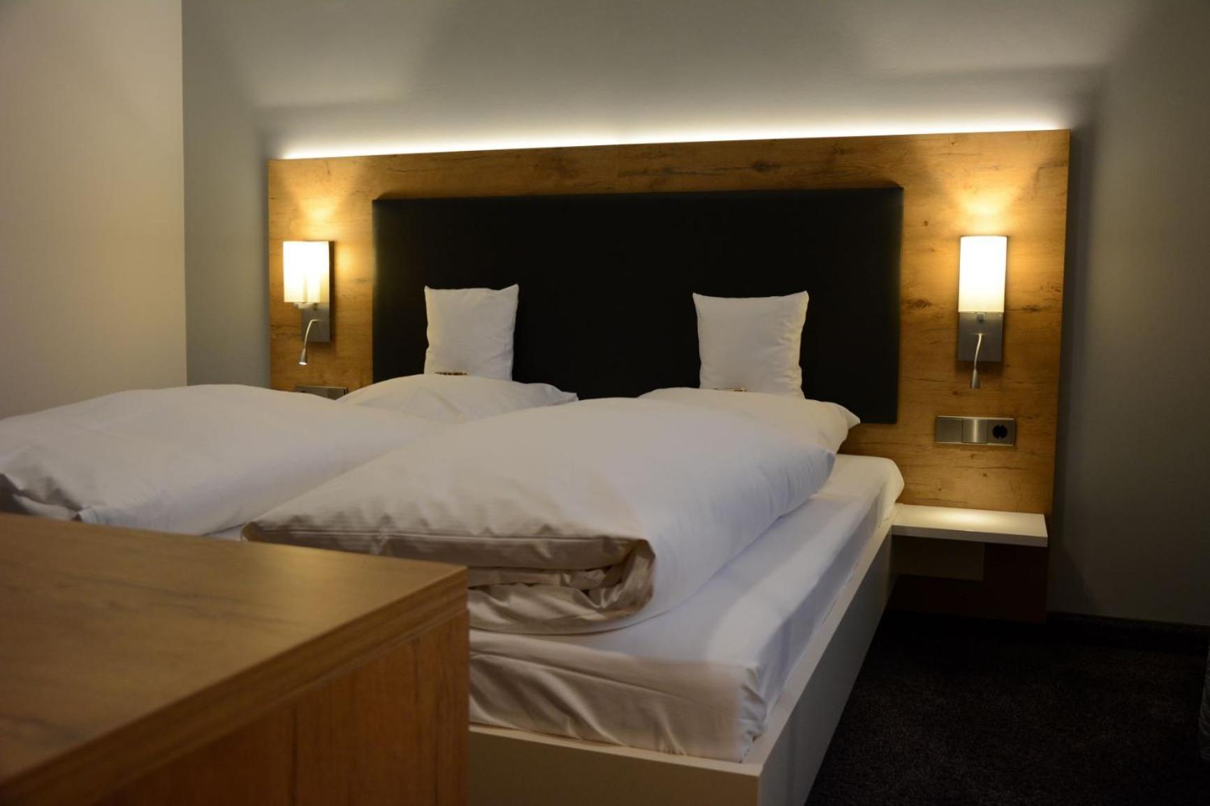 Double Room - Photo 7