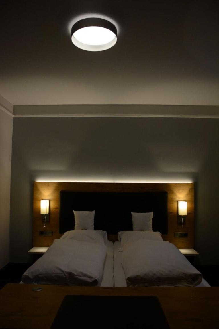 Double Room - Photo 8