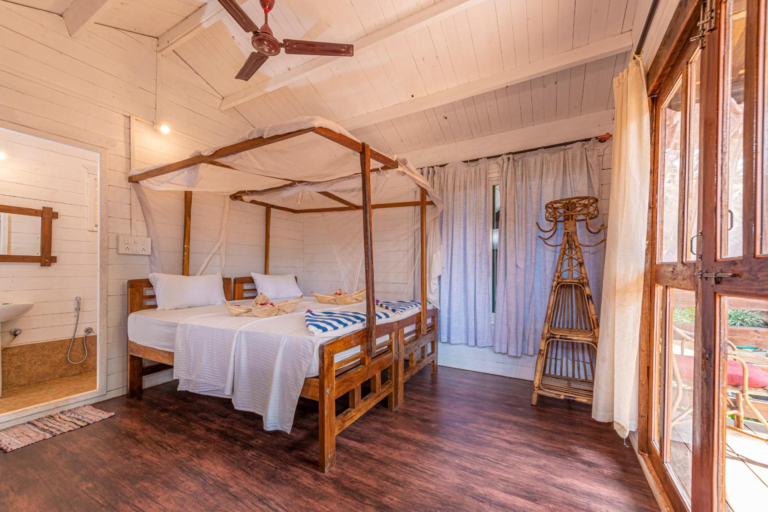 Two-Bedroom Bungalow with Garden View - 5% discount on restaurant photo 1