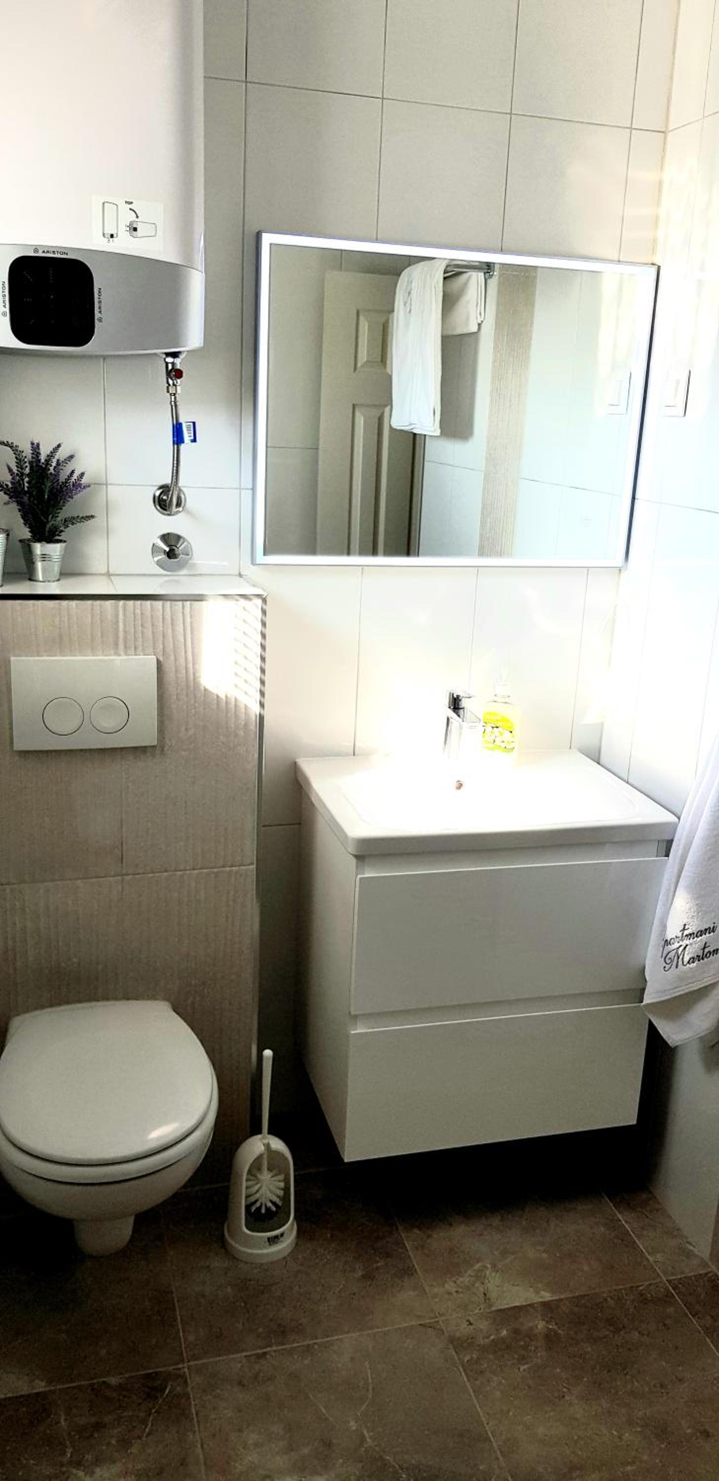 Apartment with Sea View - Photo 6