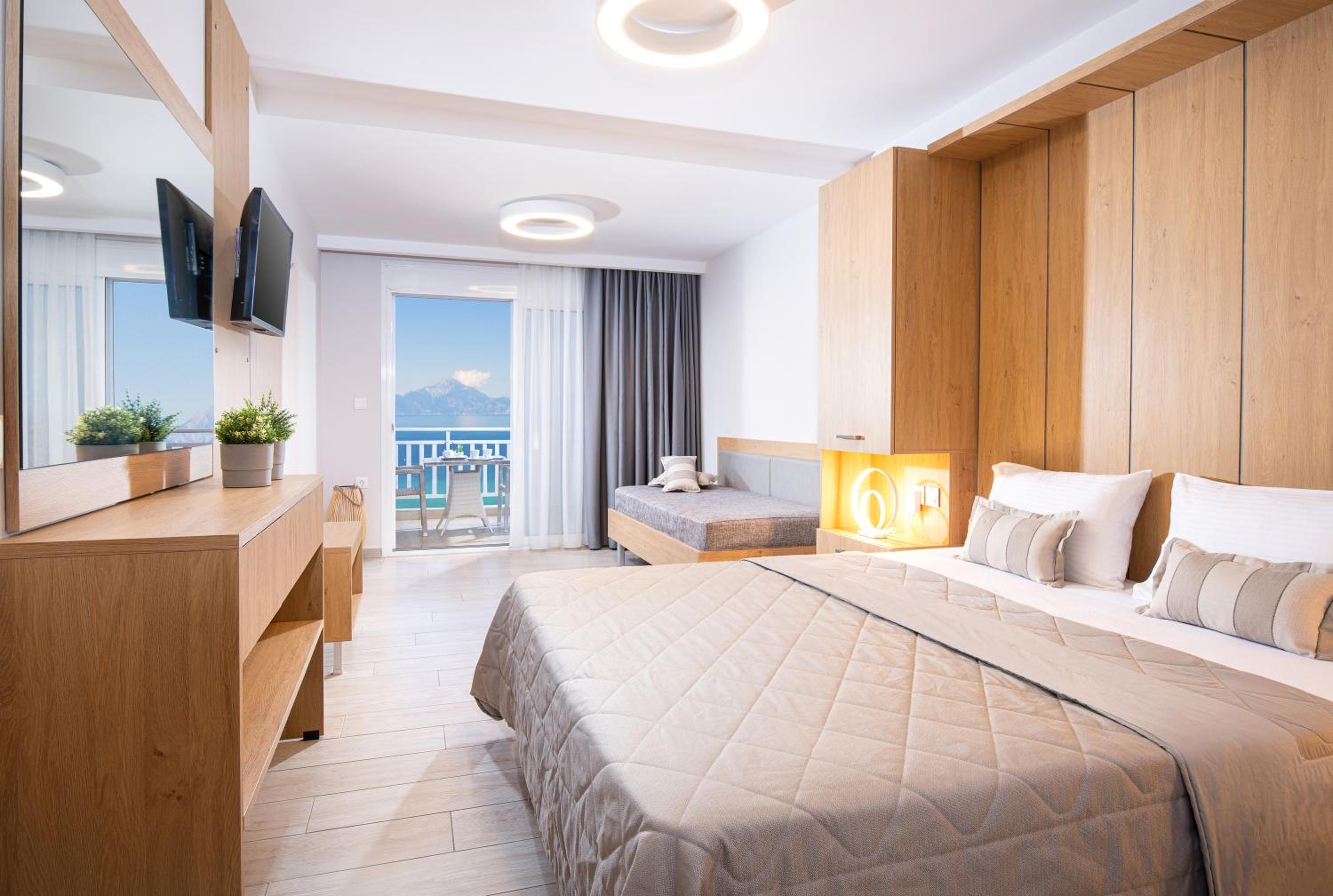 King Suite with Sea View