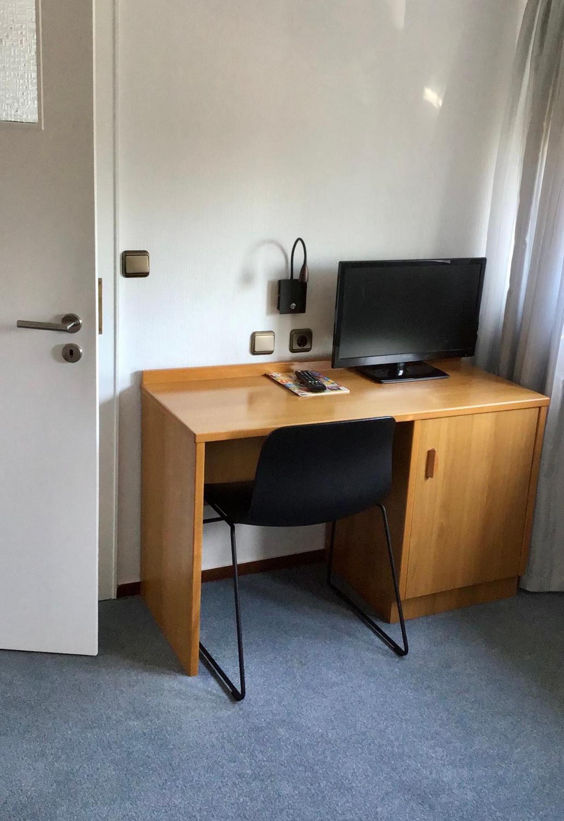 Budget Single Room photo 3