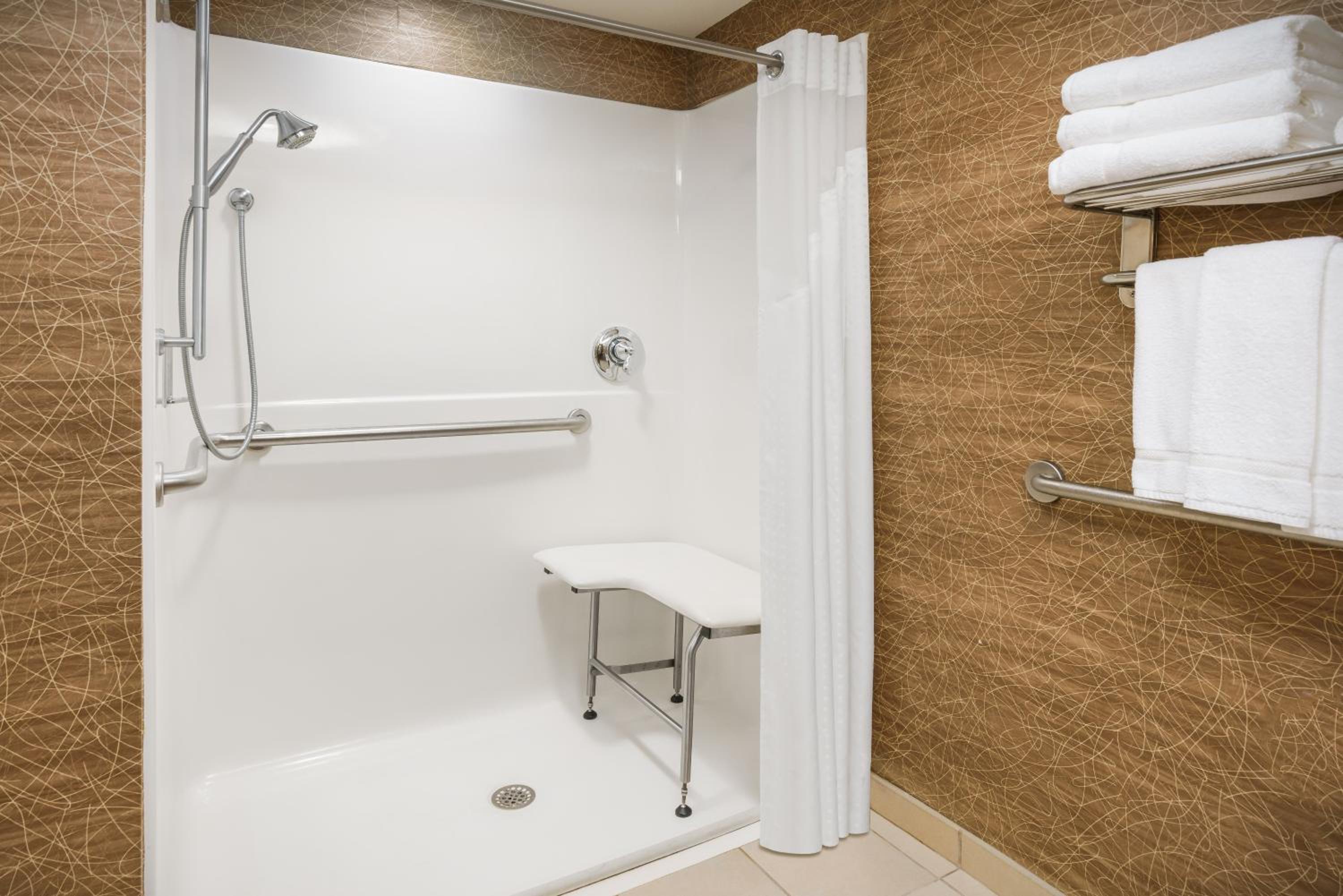 One Bed Hear Accessible Roll In Shower Non-Smoking