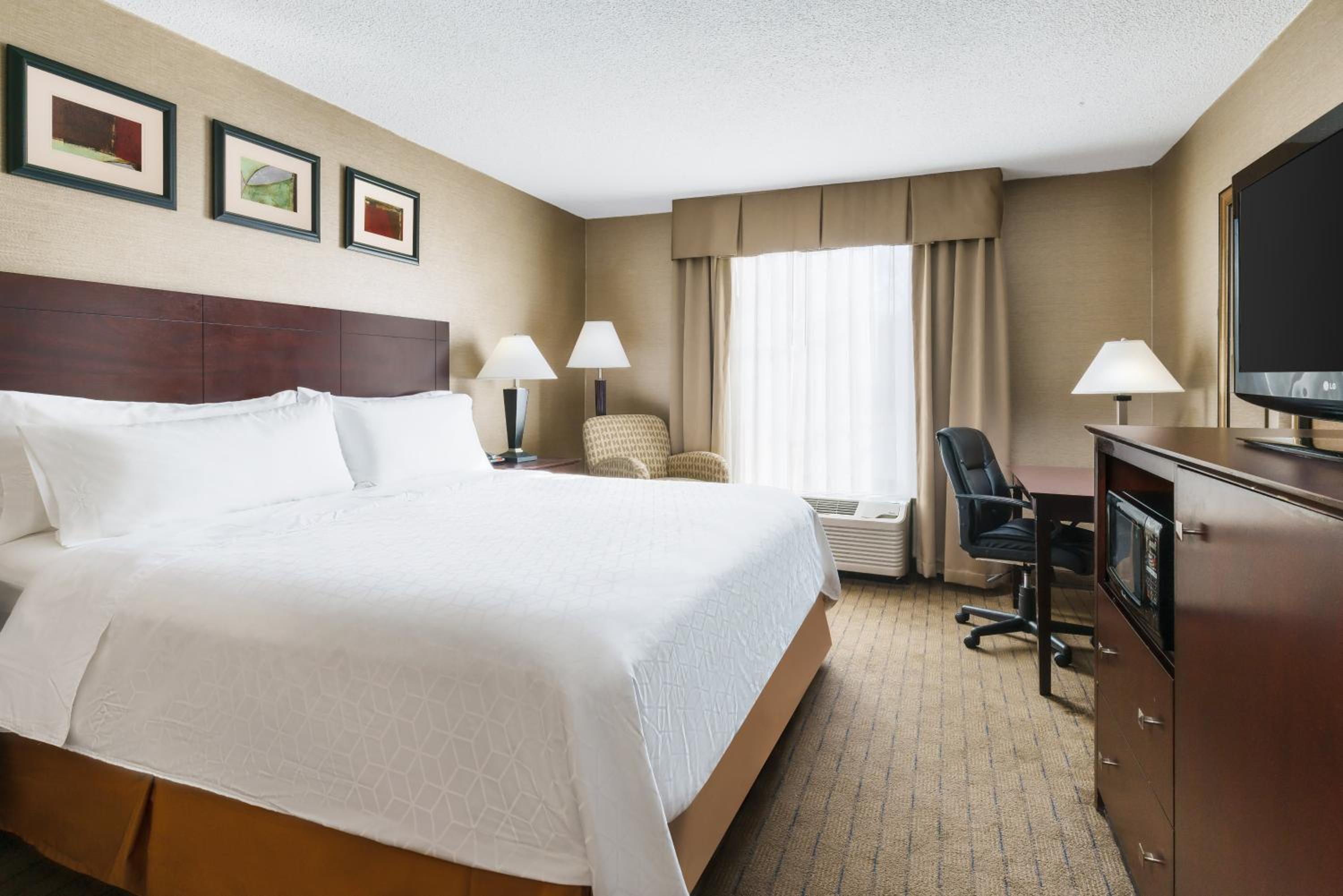 Standard King Room - Photo 1