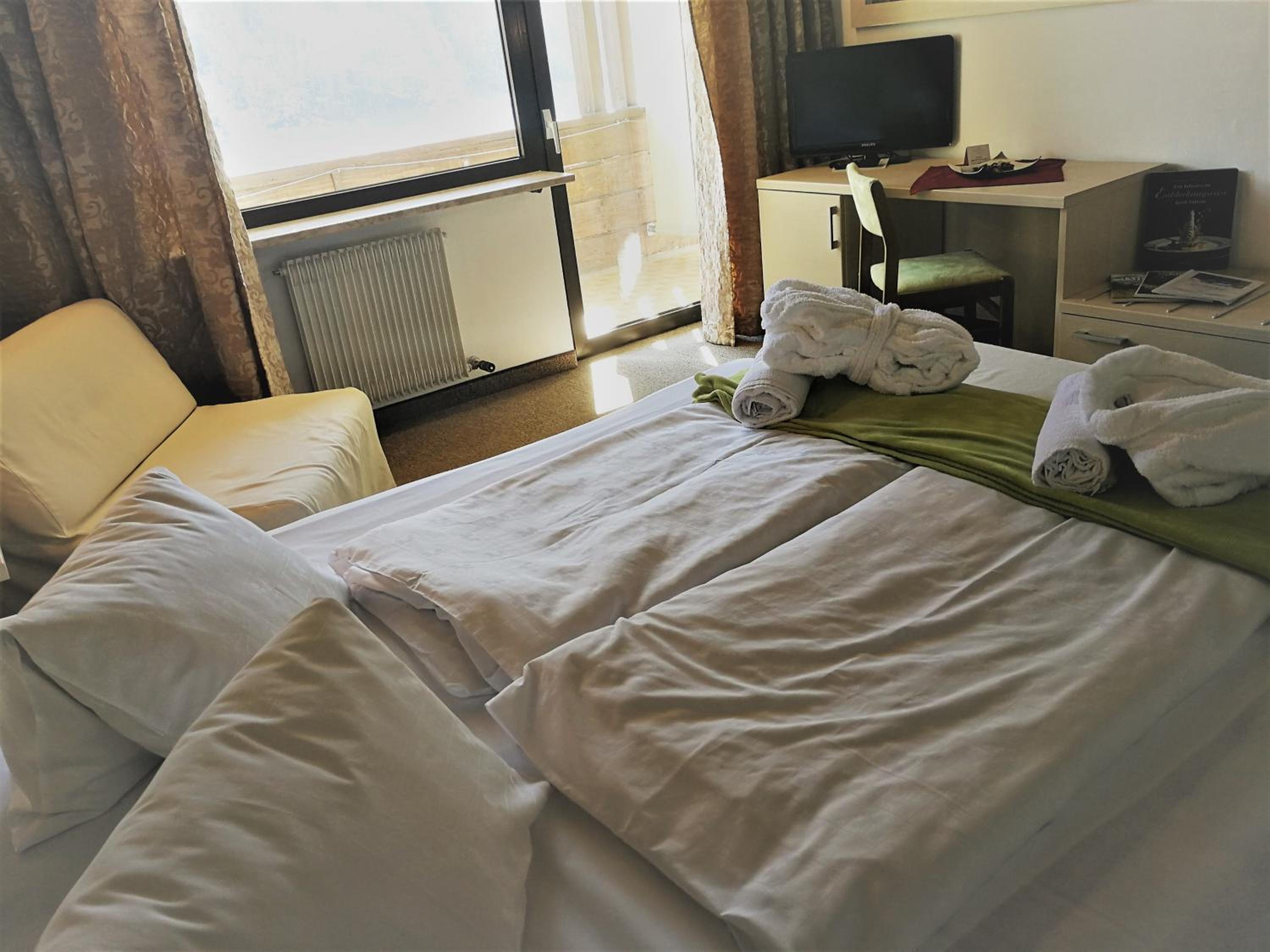 Double or Twin Room - Photo 3