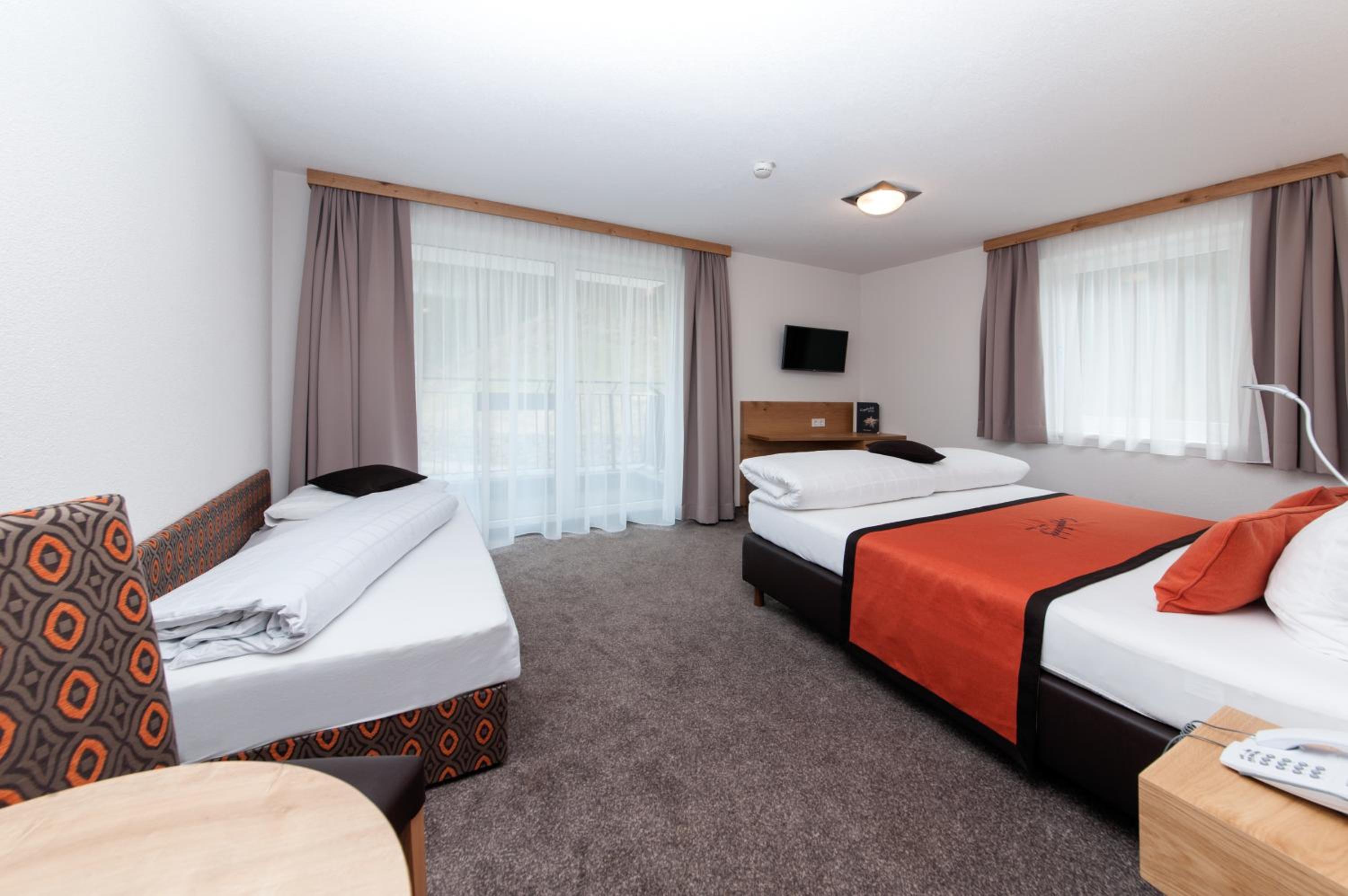 Comfort Triple Room (3-4 adults)