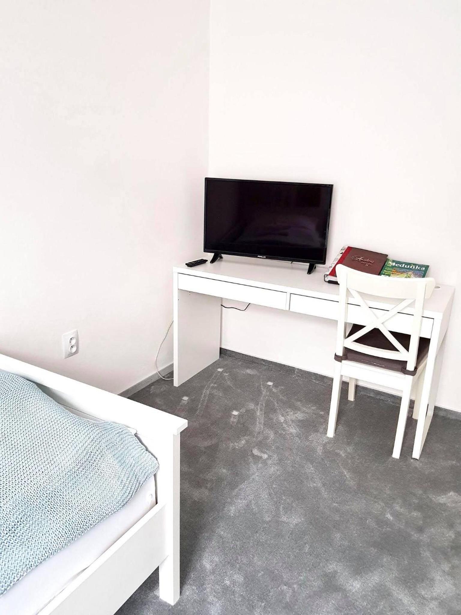 Suite - Photo 7