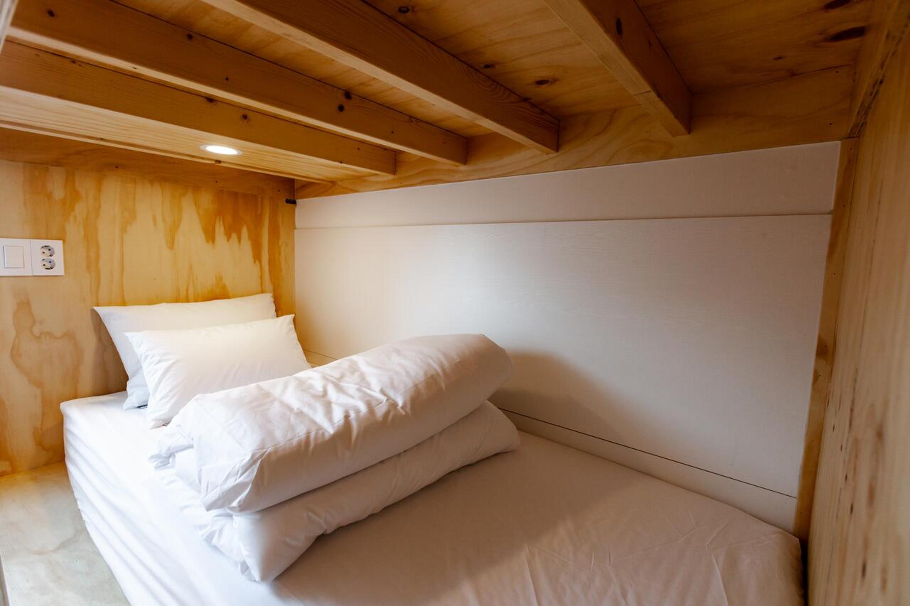 Twin Room with Bunk Bed photo 2