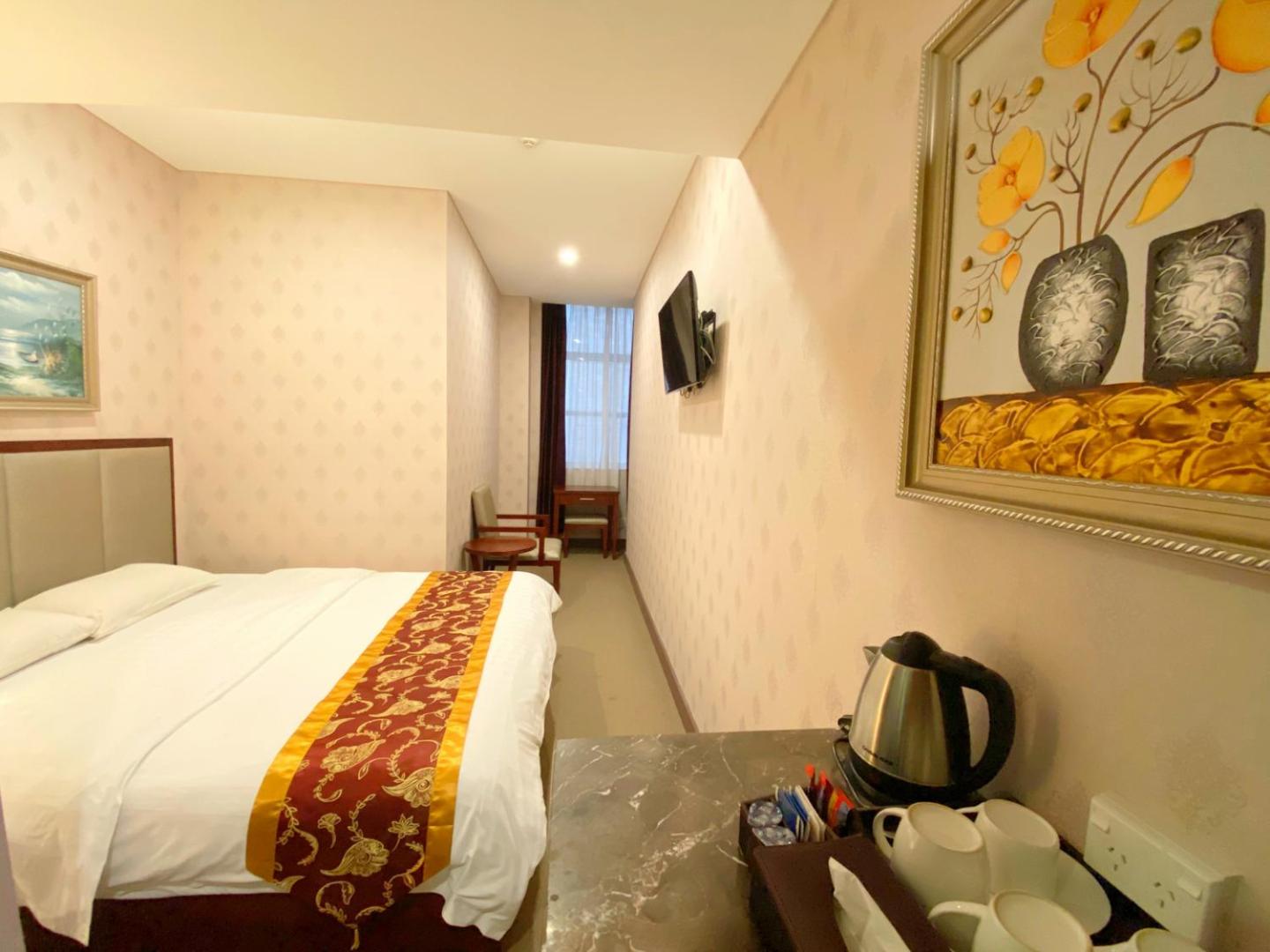 Economy Queen Room