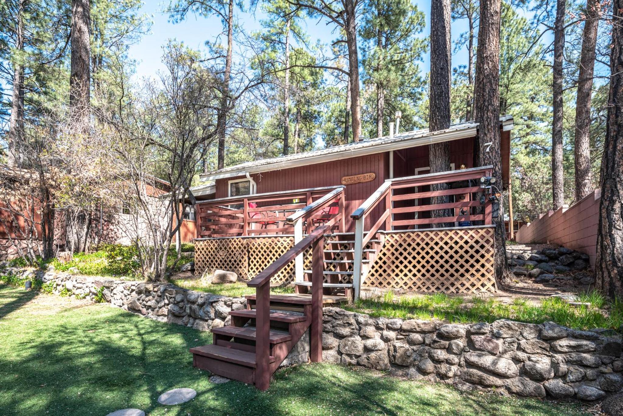One-Bedroom Cabin (Hummingbird) photo 3