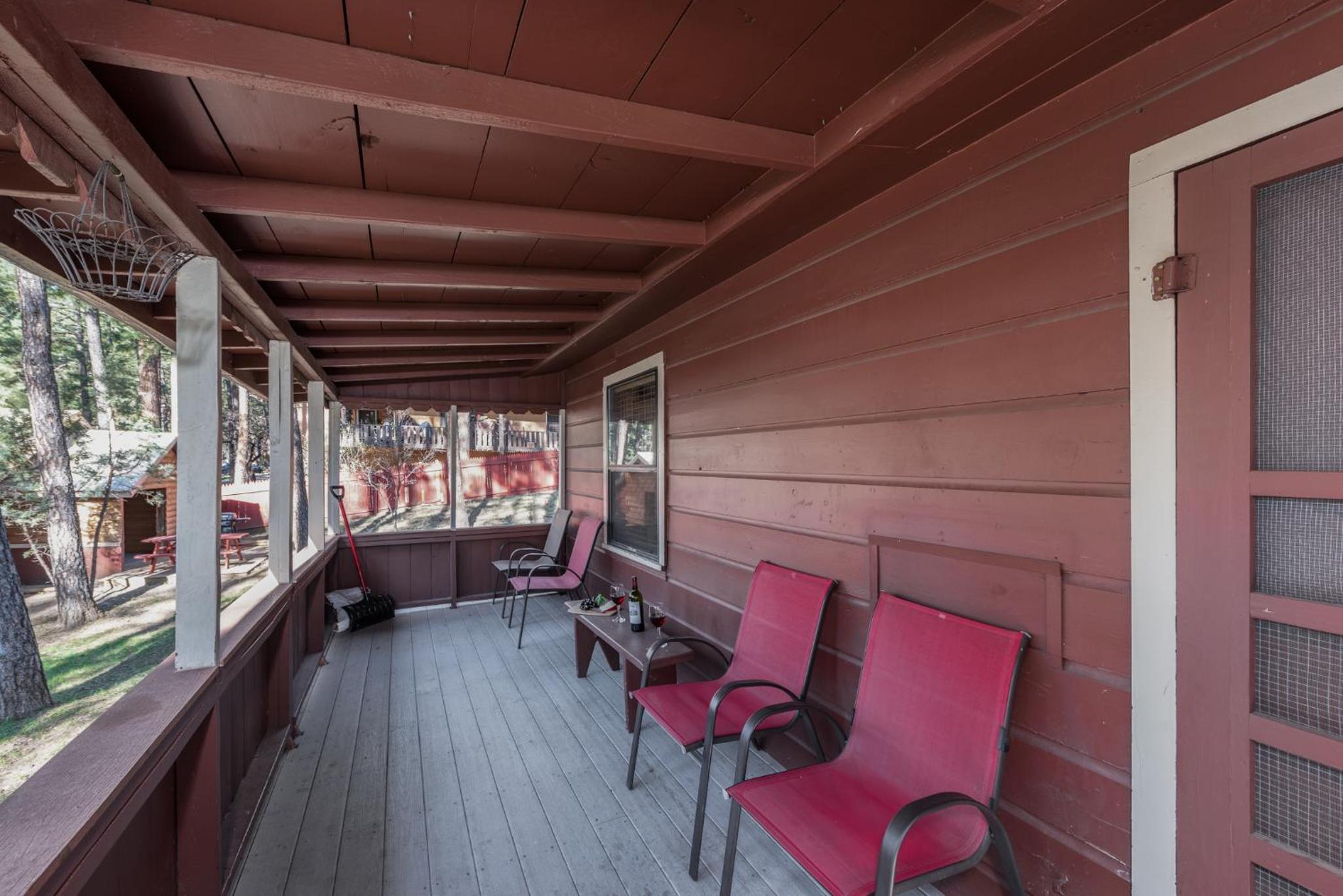 Three-Bedroom Cabin (Big Bear) photo 2