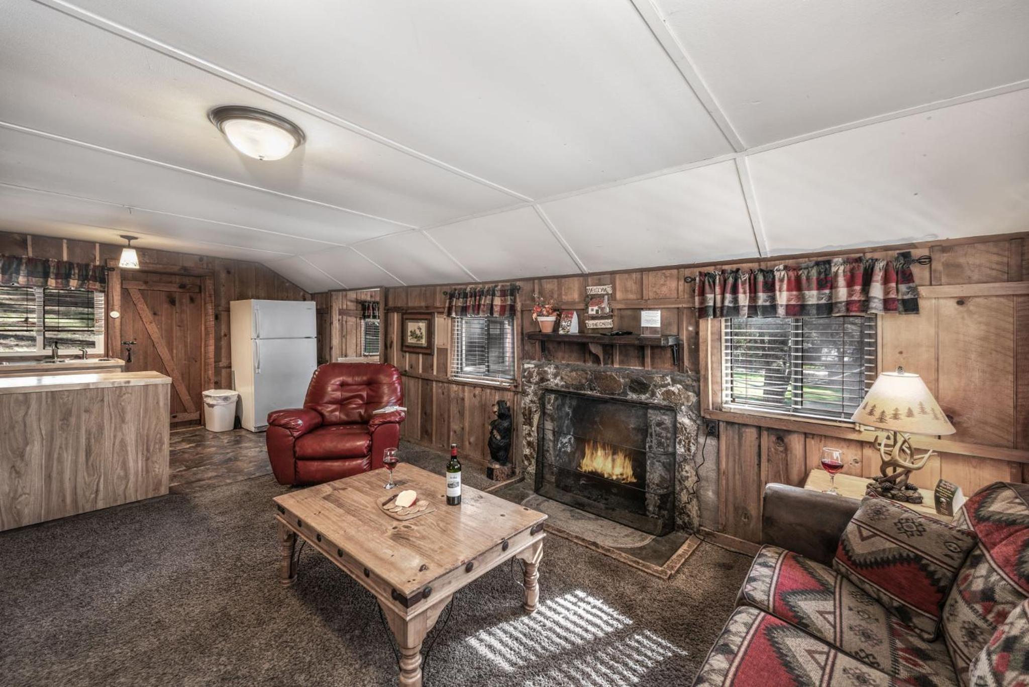 Two Bedroom Cabin (Lil Bear) photo 1