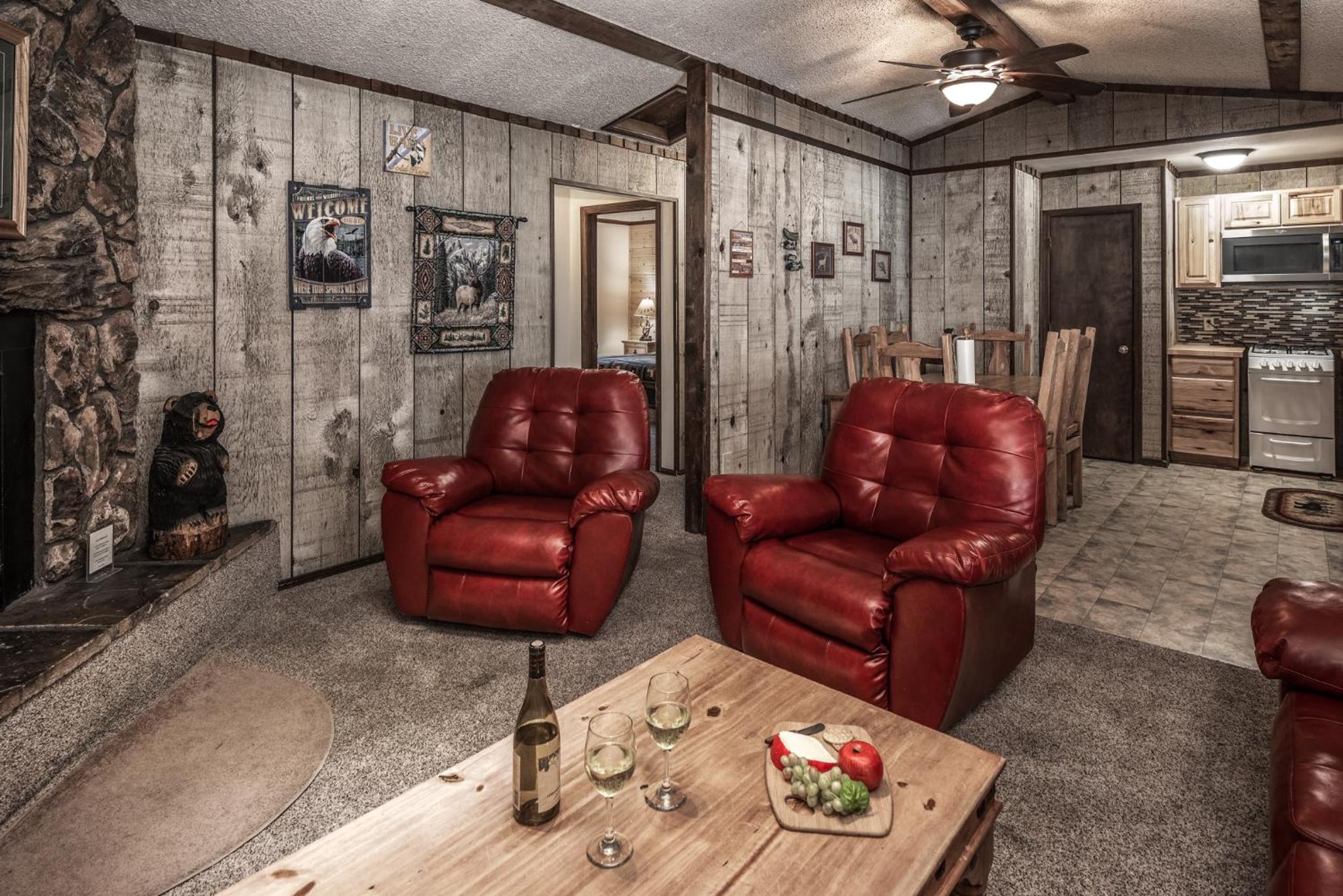 Two Bedroom Cabin (Eagle's Nest) photo 3