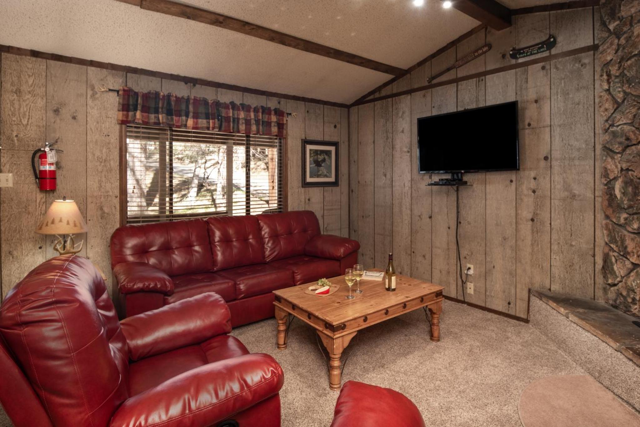 Two Bedroom Cabin (Eagle's Nest) photo 1