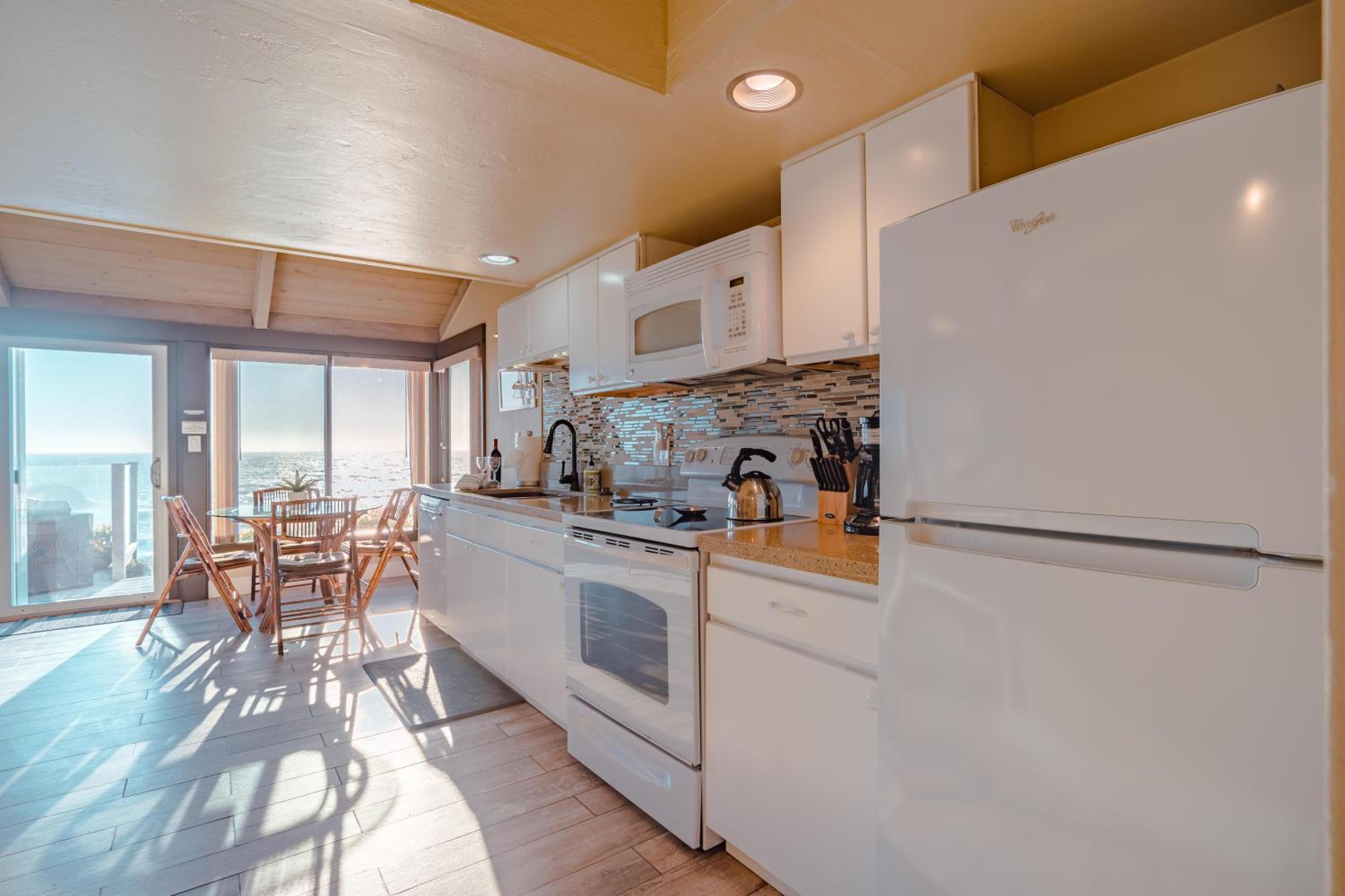 Two-Bedroom House - Photo 29